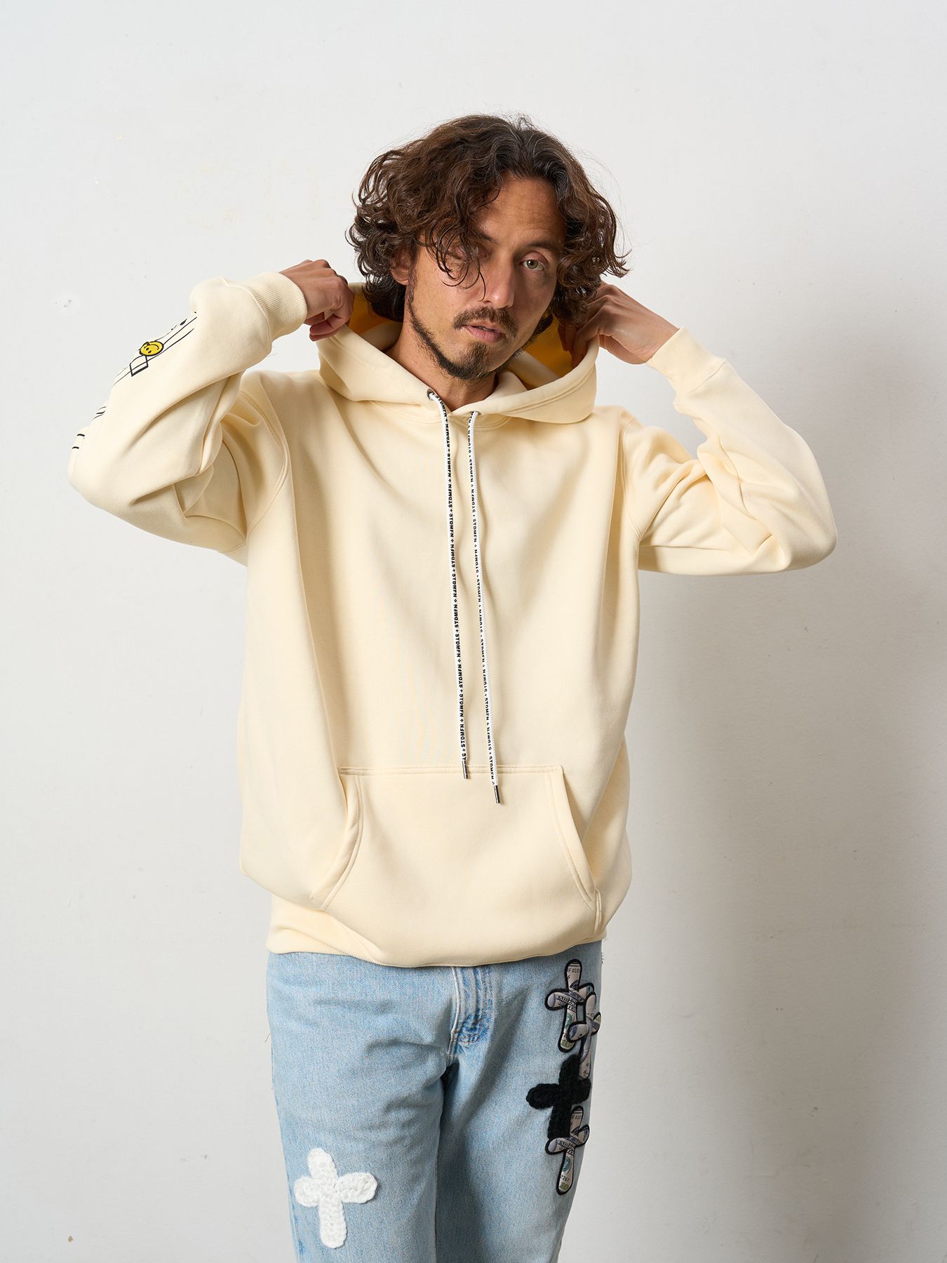【予約品 5月8日(木) AM10時 締切】 TC裏毛起毛 リリックリボン&MUSICプリントハートサガラパッチワーク プルオーバー パーカー / ナチュラルベージュ