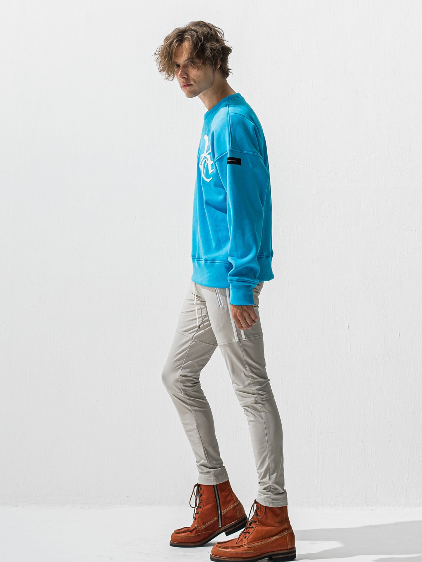 【予約品 9月6日(日) 締切】RC VELOURS FLEECE DROP TRAINER / RCレザーワッペン 裏起毛 ルーズトレーナー / ブルー