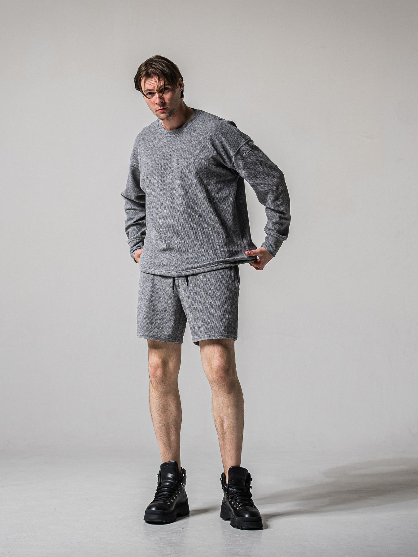 【予約品 11月16日(日) 締切】BLISTER TRAINER / ブリスターニット トレーナー  / グレー