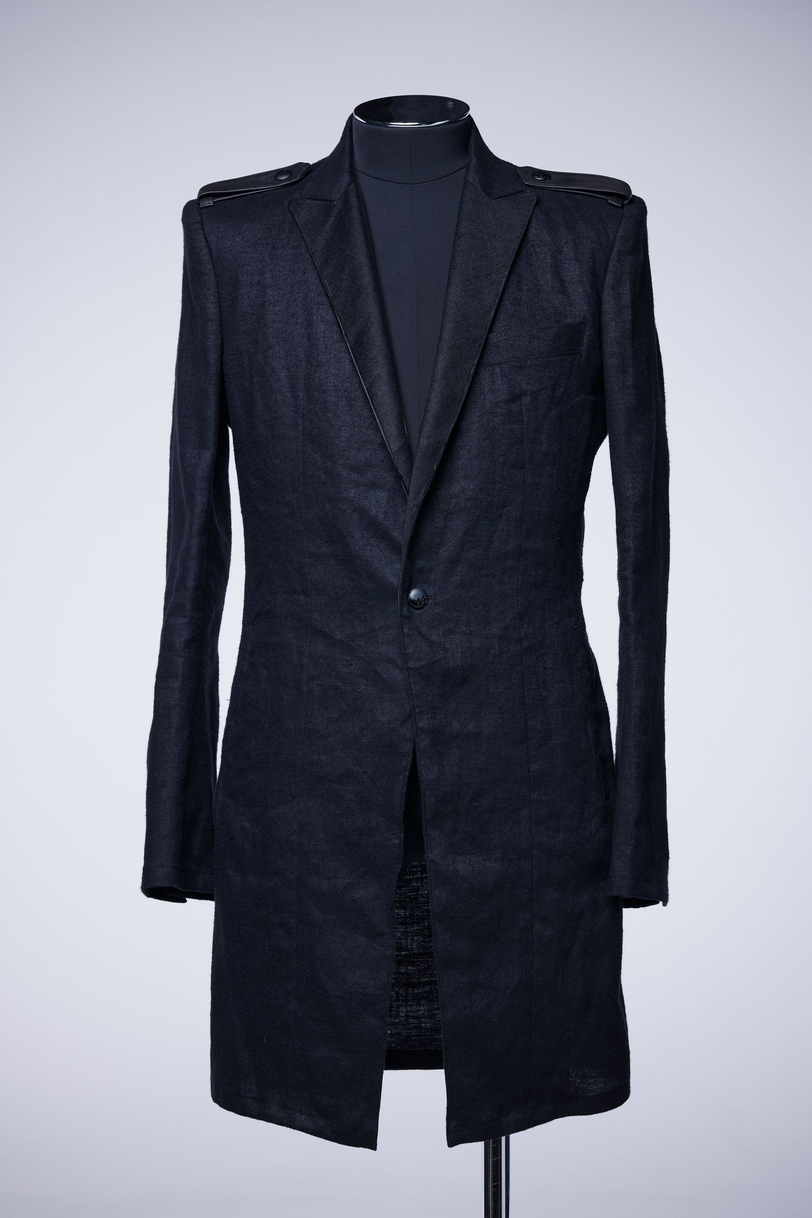 《予約品》 Eco Leather Epaulette Long Jacket ジャケット / Black 【THE ONENESS】 6月入荷予定