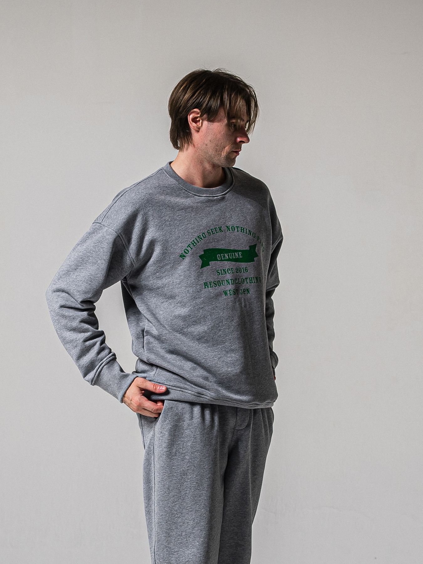 【予約品 11月16日(日) 締切】HF URAKE COLLEGE DROP TRAINER / 裏毛 カレッジロゴルーズ トレーナー / グレー