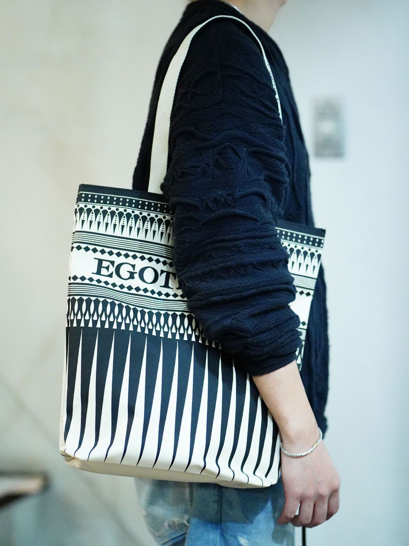 【予約品 10月26日(日) 締切】ARROWHEAD TOTE / トートバッグ / ホワイト