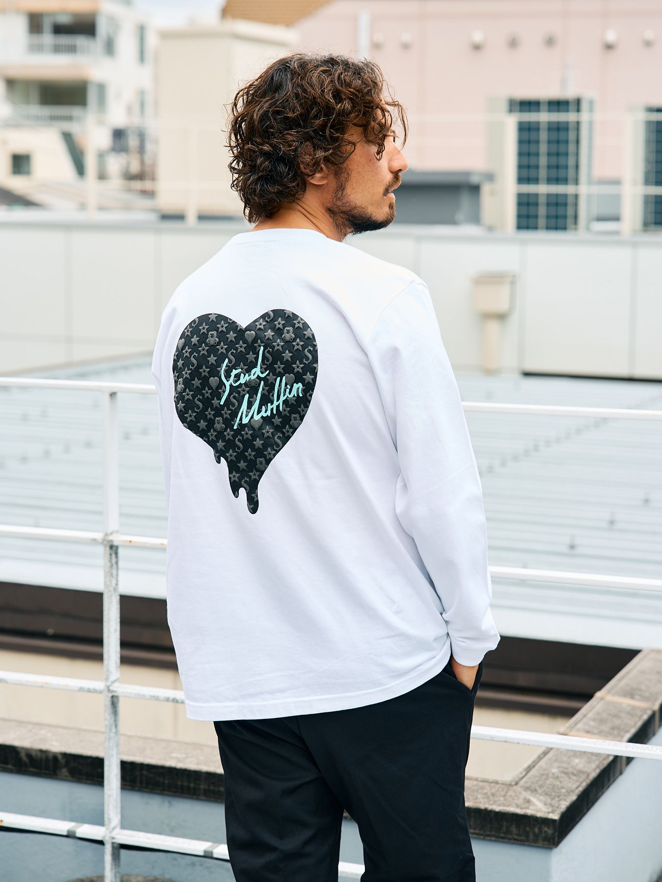 【予約品 5月8日(木) AM10時 締切】 5.6ozコットン天竺 スターグラムハート＆シークインLS Tシャツ / ホワイト