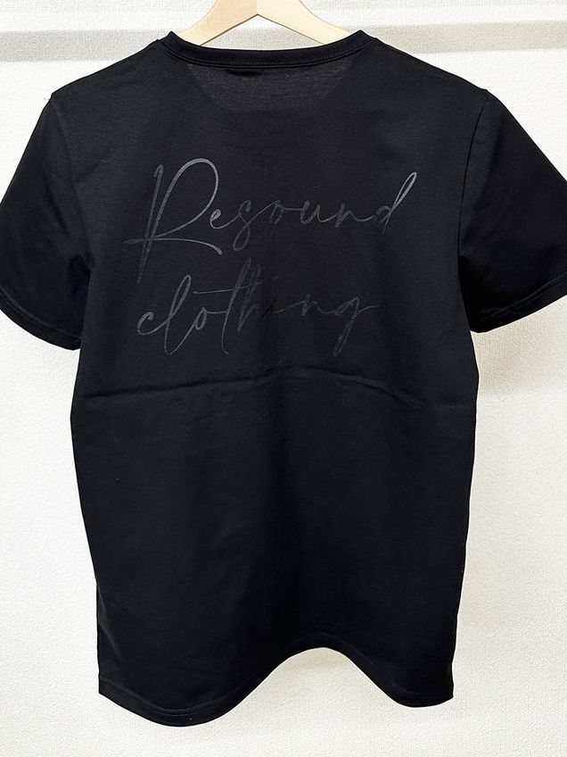 《予約品3月3日18：00締め》 ICON BASIC TEE / バックロゴTシャツ / ブラック