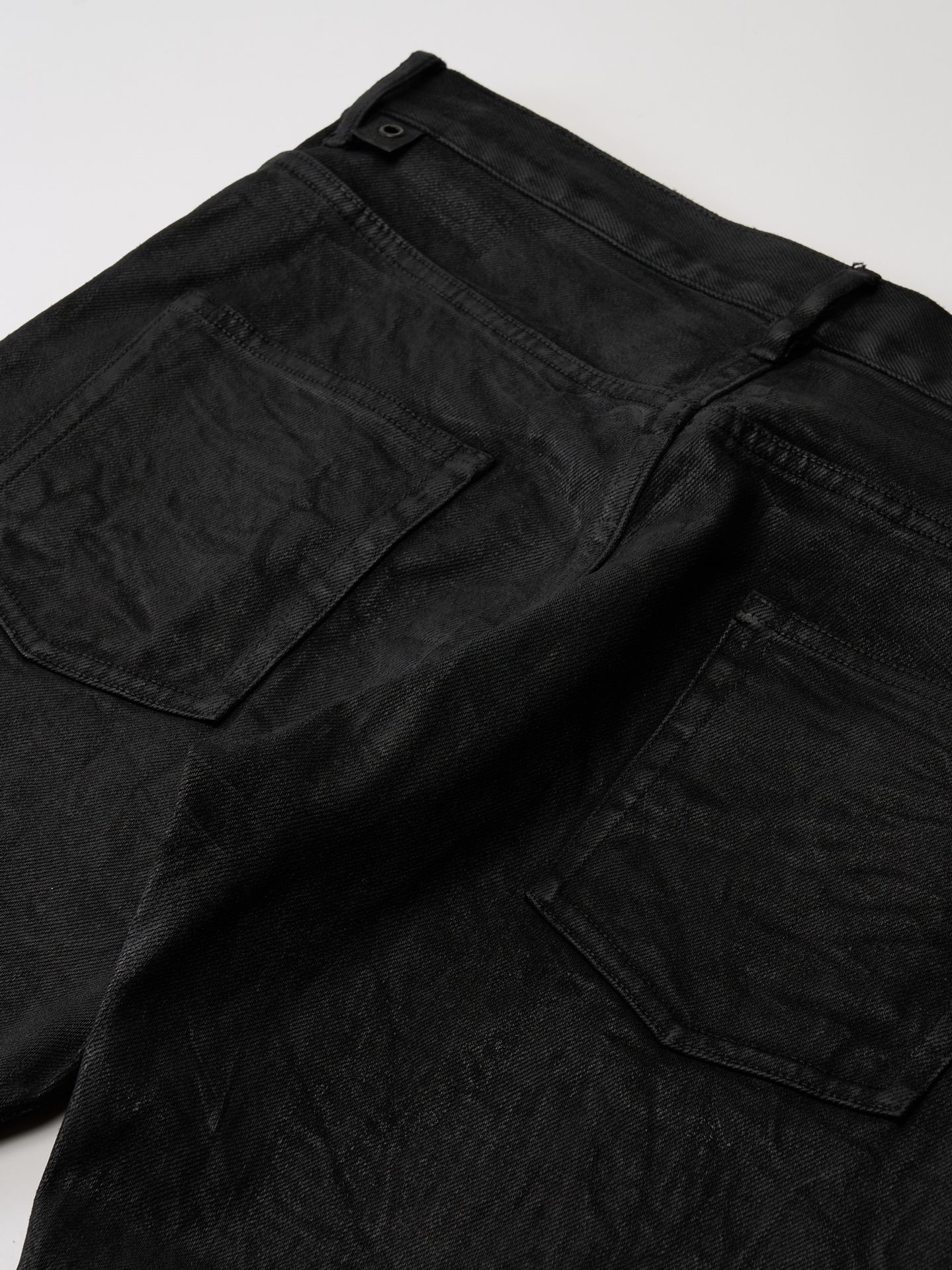 【予約品】 tight straight selvedge denim(oild) / デニム / コーティングブラック