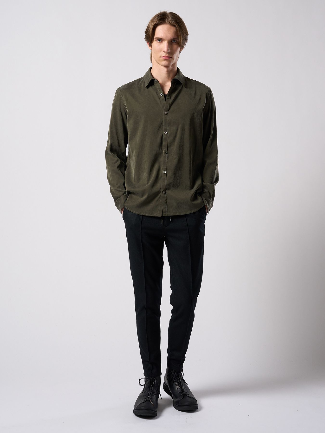 【予約品 4月19日(日) 18時締切】comfort pin-tuck slim slacks / コンフォート ピンタック スリムスラックス / ブラック