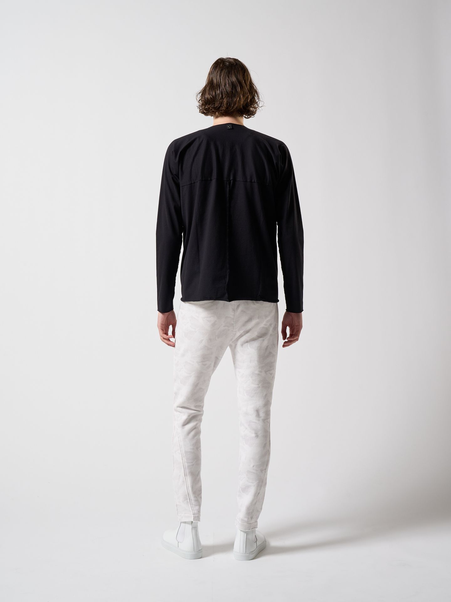 【予約品】 minimalism cut&sewn / Tシャツ / ブラック
