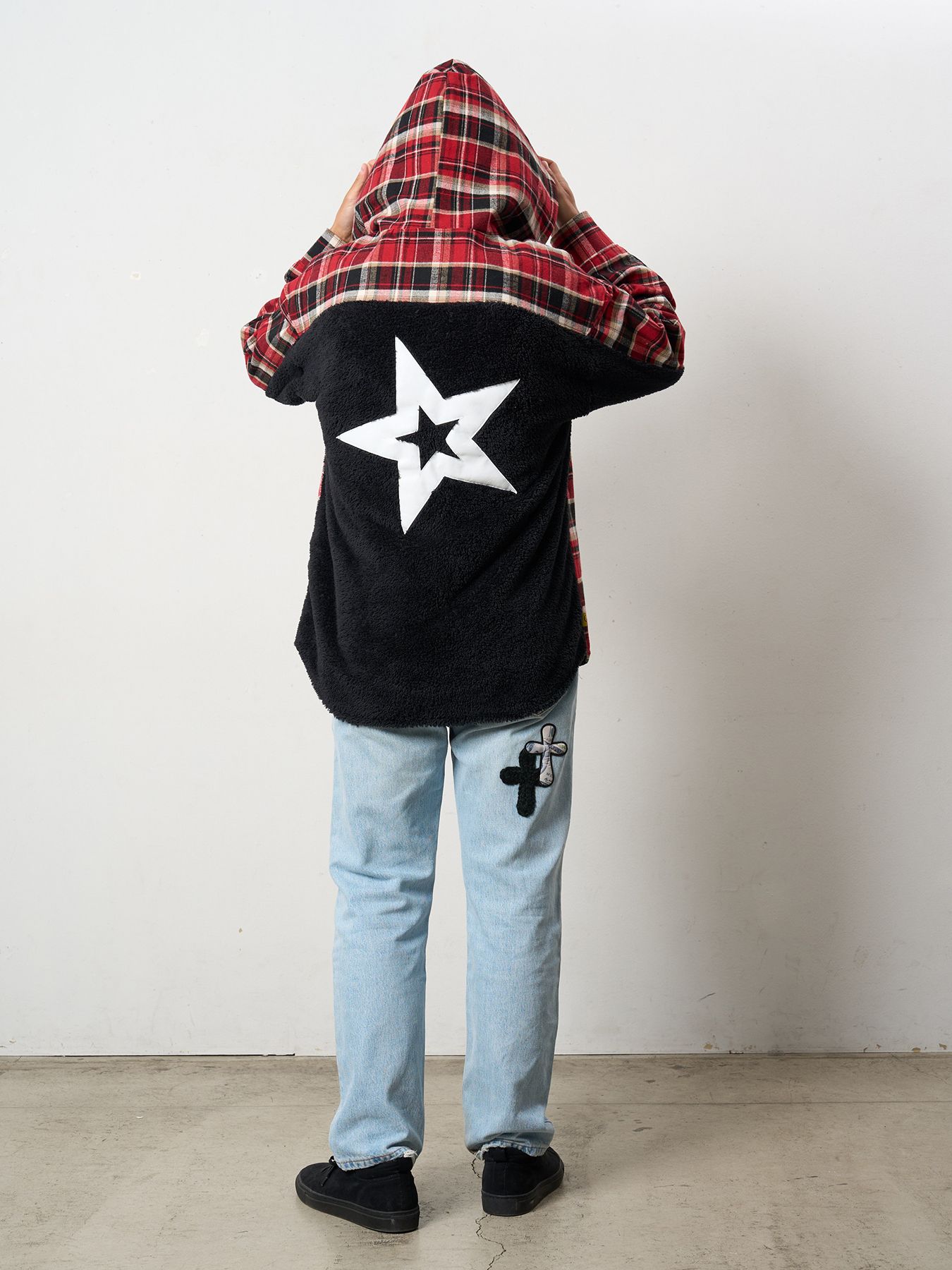 【予約品 】 ヘビーネルチェック-ボア レザースター&サガラパッチワーク フーデッドシャツ / ブラック