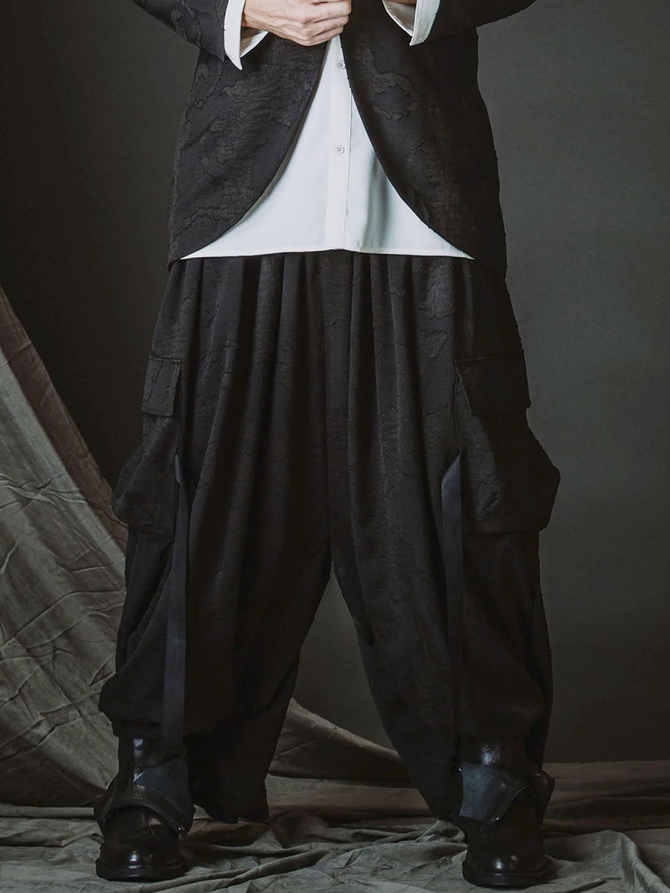 フラッタリングカーゴトラウザーズ / フラワー【NO ID.】