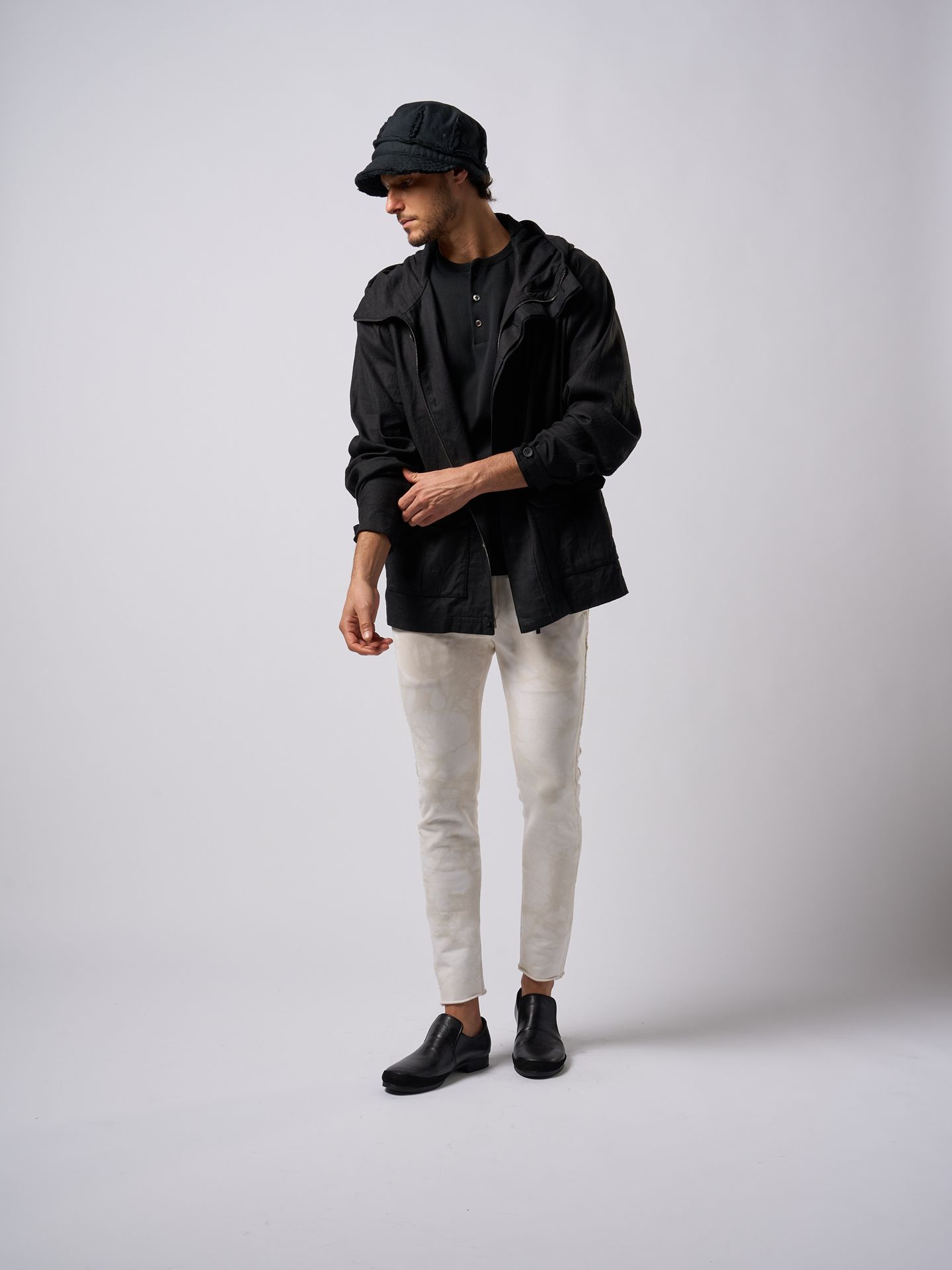 【予約品9月16日 10時締め】 hooded blouson / パーカー / ブラック