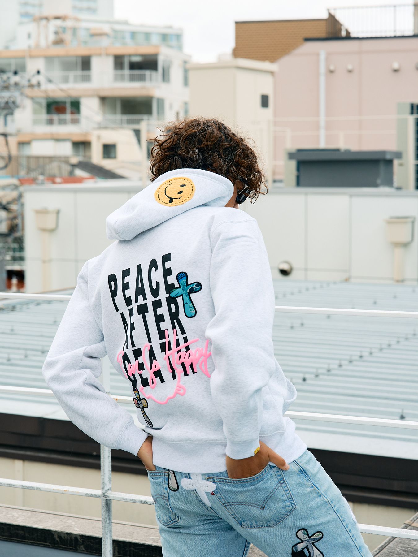 【予約品 5月8日(木) AM10時 締切】 TC裏毛起毛 PEACE AFTER DEATH&マルチパッチワーク プルパーカー / アッシュ