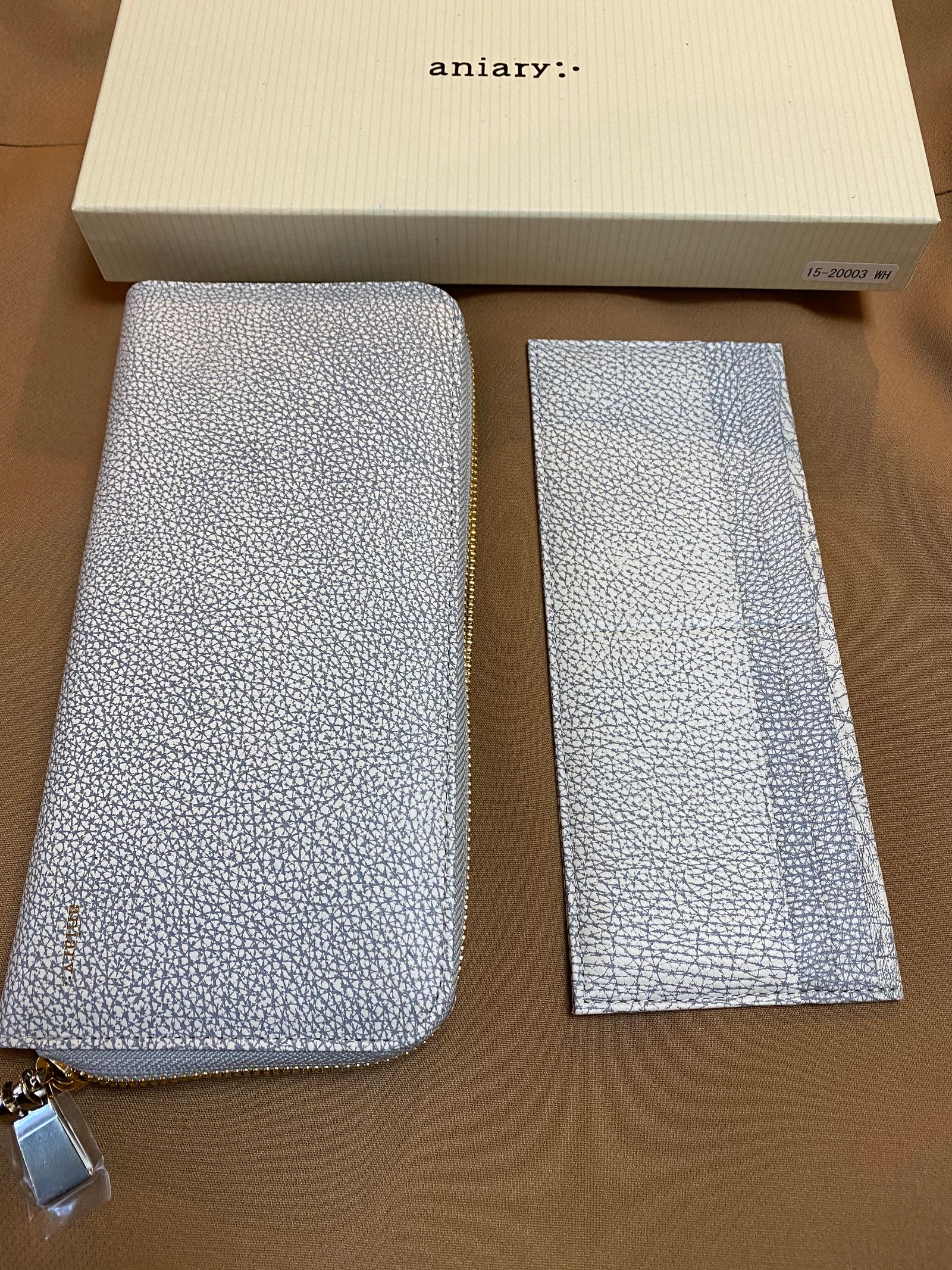 ラウンドL 長財布 Grind Leather / White 【aniary】