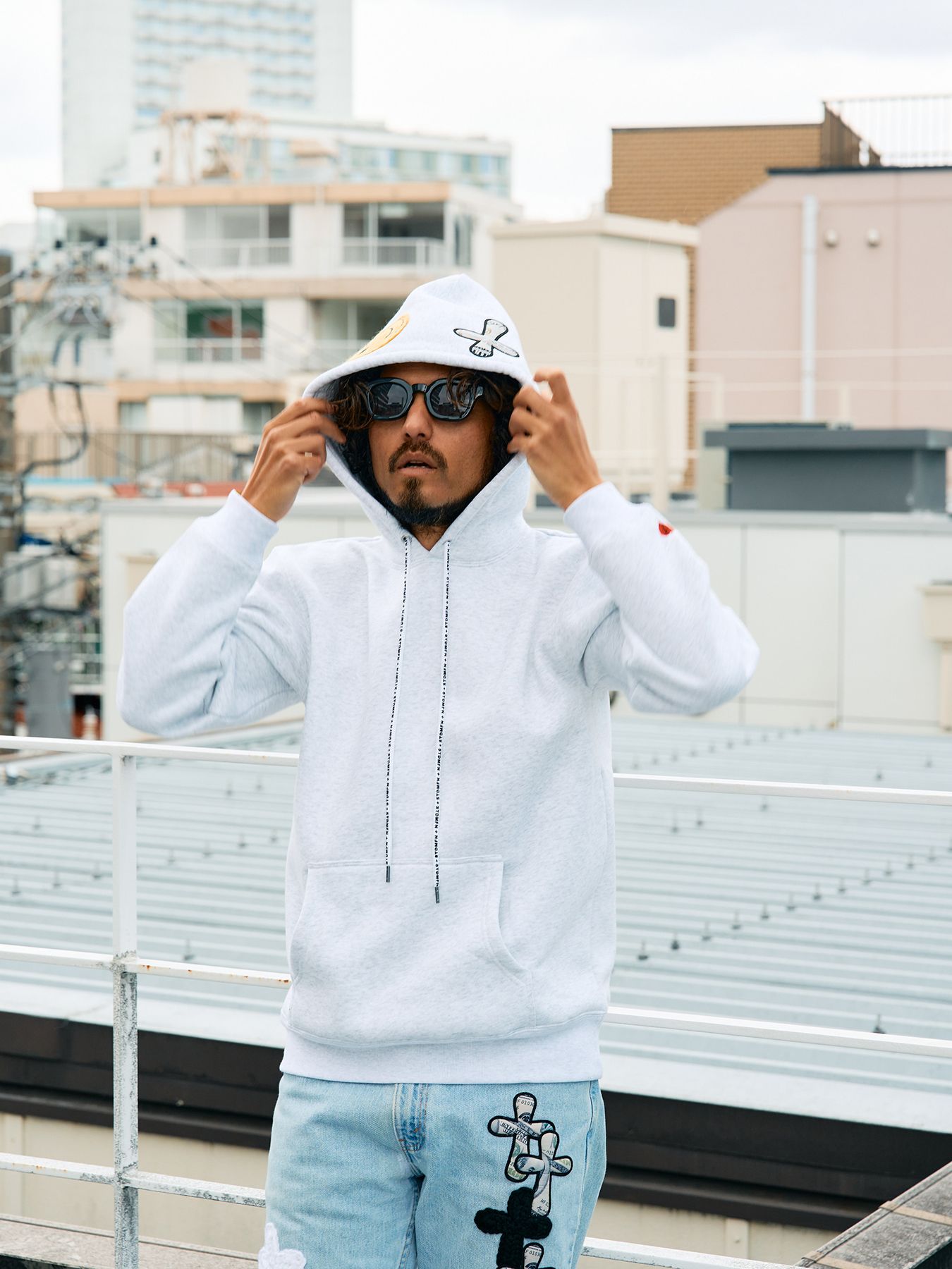 【予約品 5月8日(木) AM10時 締切】 TC裏毛起毛 PEACE AFTER DEATH&マルチパッチワーク プルパーカー / アッシュ