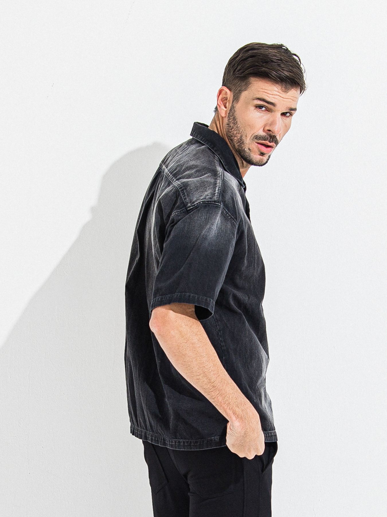 【予約品 】ZACK HALF DENIM SHIRT / ザックハーフスリーブデニムシャツ / ブラックプリント