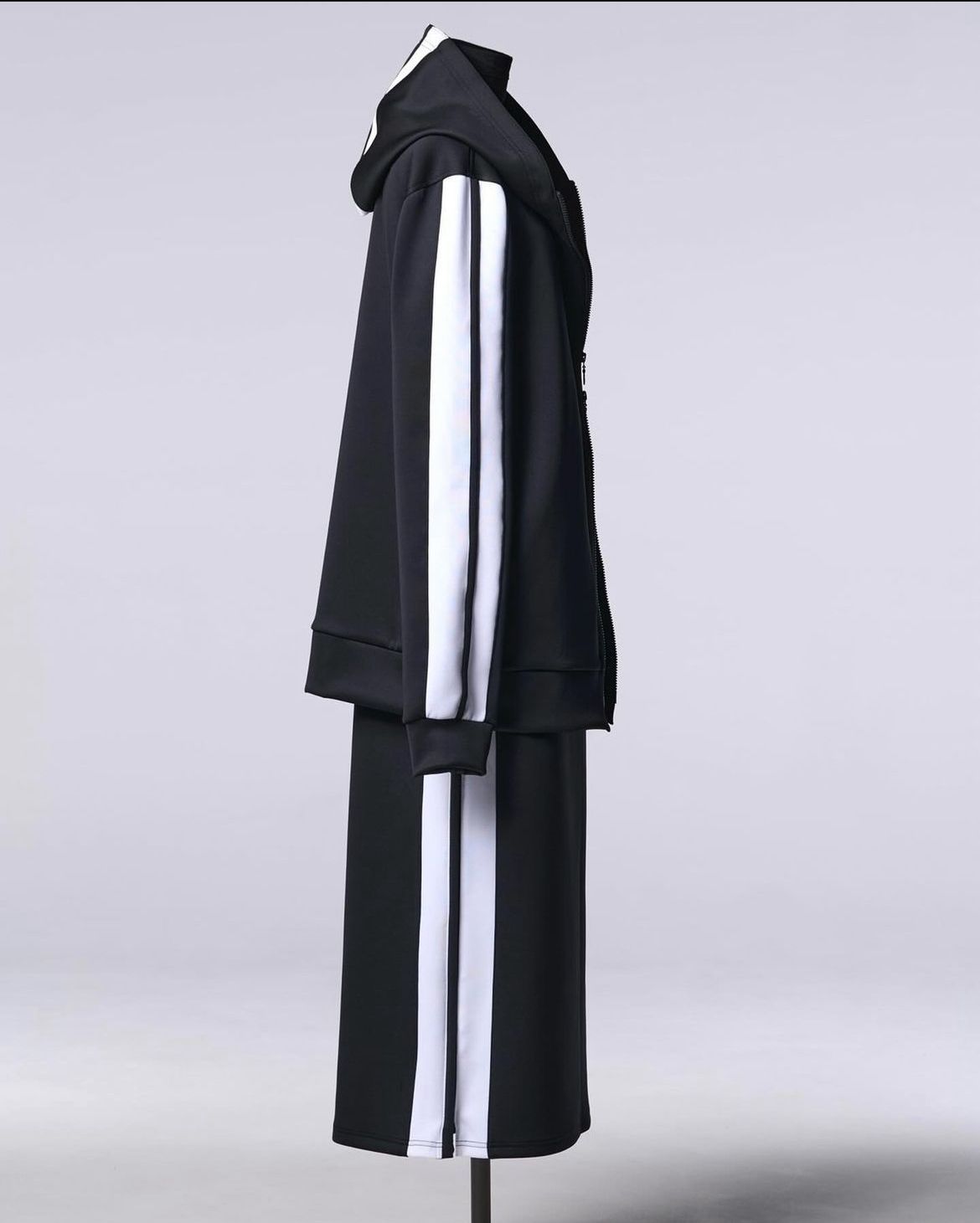《予約品5月20日締》 SideZippSkirt / スリットスカート / ブラック・ホワイト