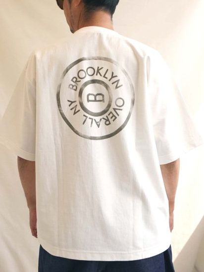 タックボタンプリントTシャツ / ホワイト
