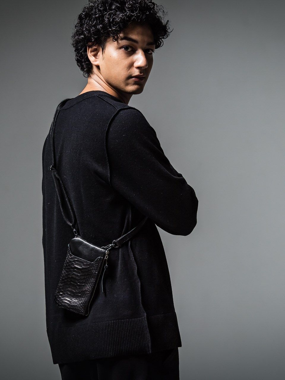 《予約品》 decade  collabo Wallet phone bag / ショルダーバッグ / ブラック 【RESOUND CLOTHING】 12月中旬以降入荷予定