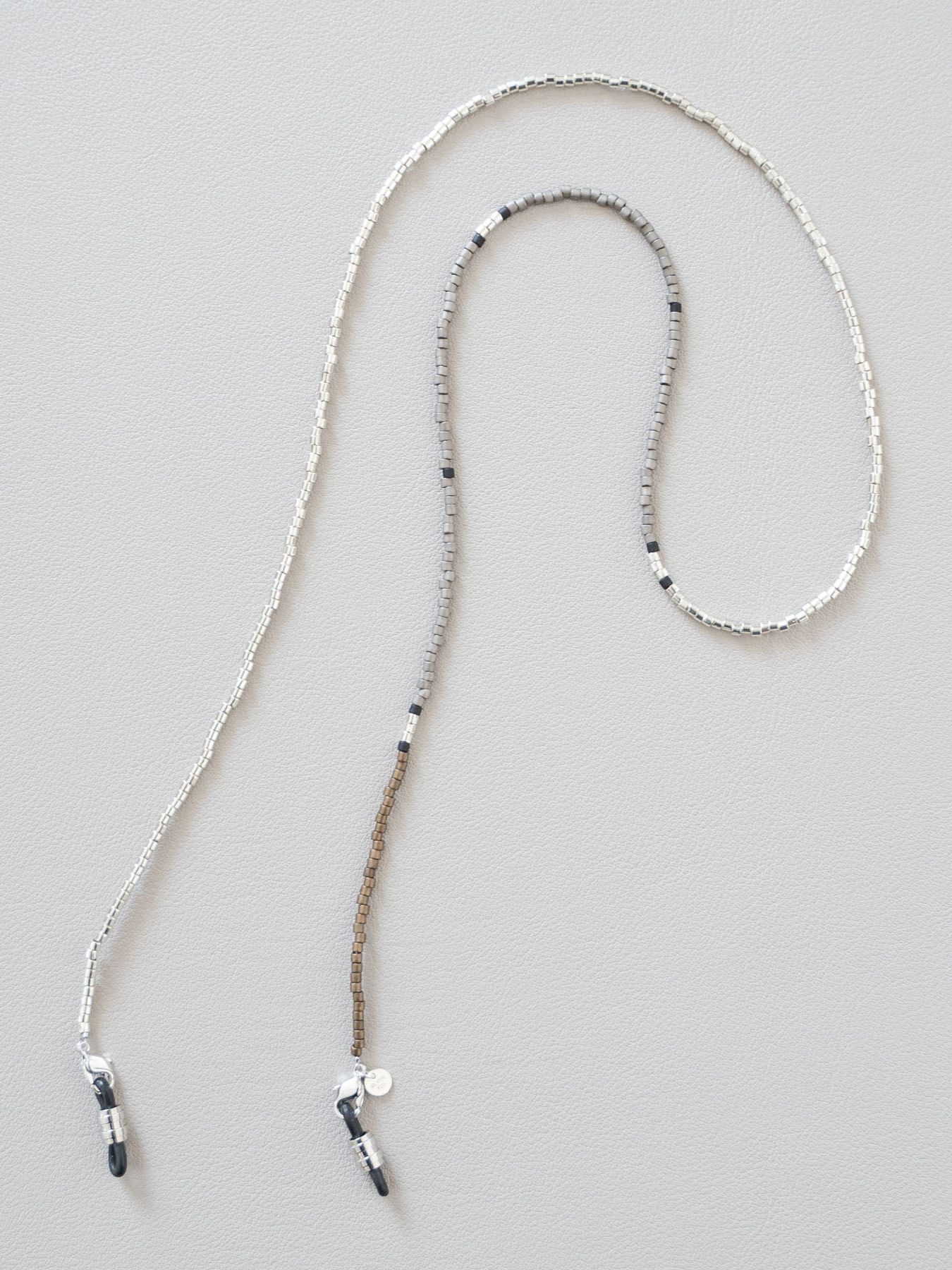 《予約品》 BEADS GLASS CORD&NECKLACE / グラスコード&ネックレス / グレー・シルバー 【Iroquois.SENTI】