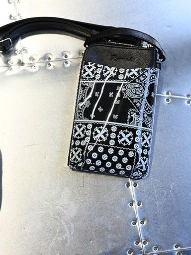 《予約品》 vermilion×RESOUND PVC Mobile pouch / ウォレットショルダーバッグ / ブラック