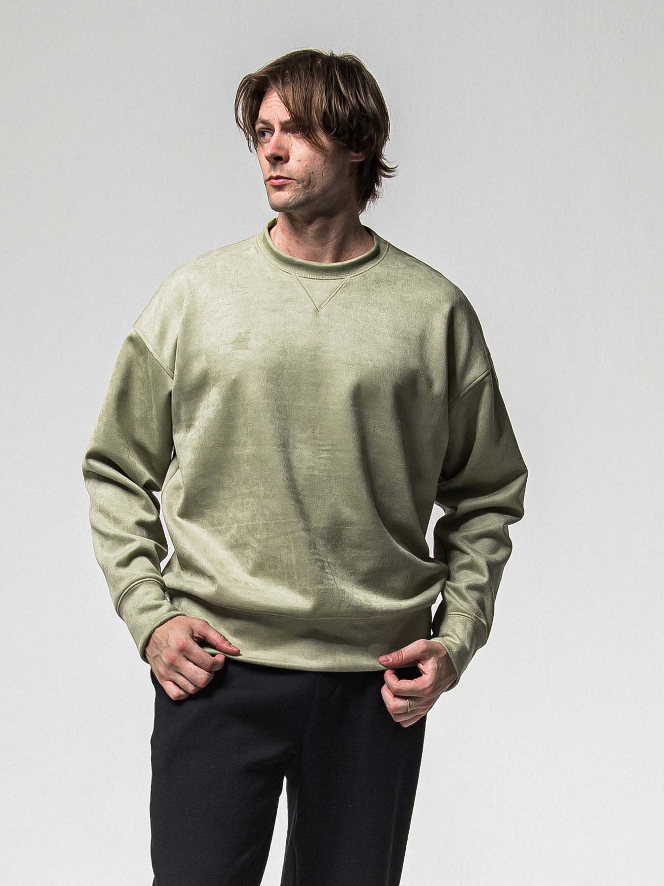 【予約品 8月31日(日) 締切】SUEDE DROP TRAINER / スウェード ドロップショルダートレーナー / カーキ