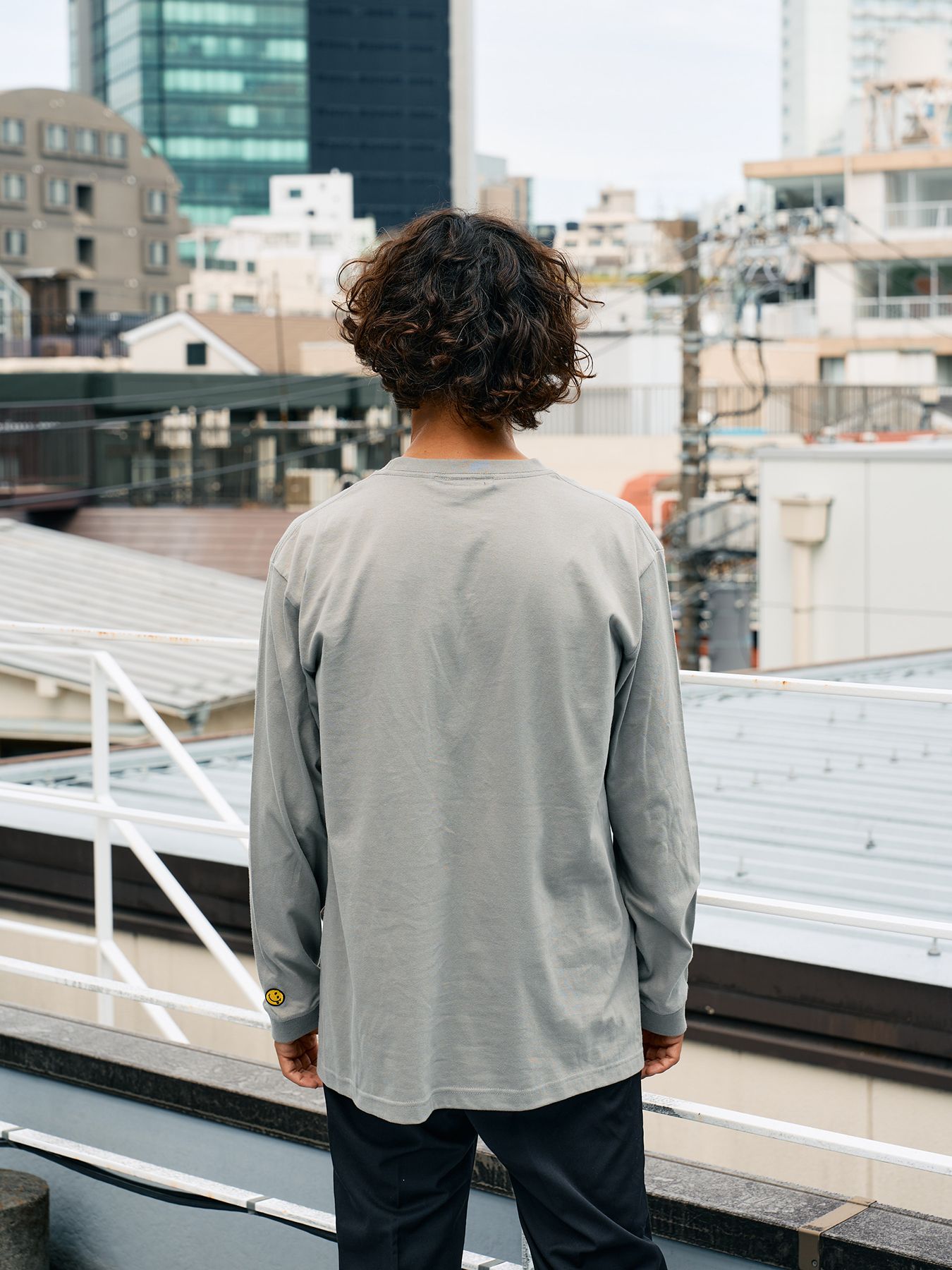 【予約品 10月16日(木) 締切】5.6ozコットン天竺 ドリップスター&クロスパッチ LSシャツ / チャコールグレー