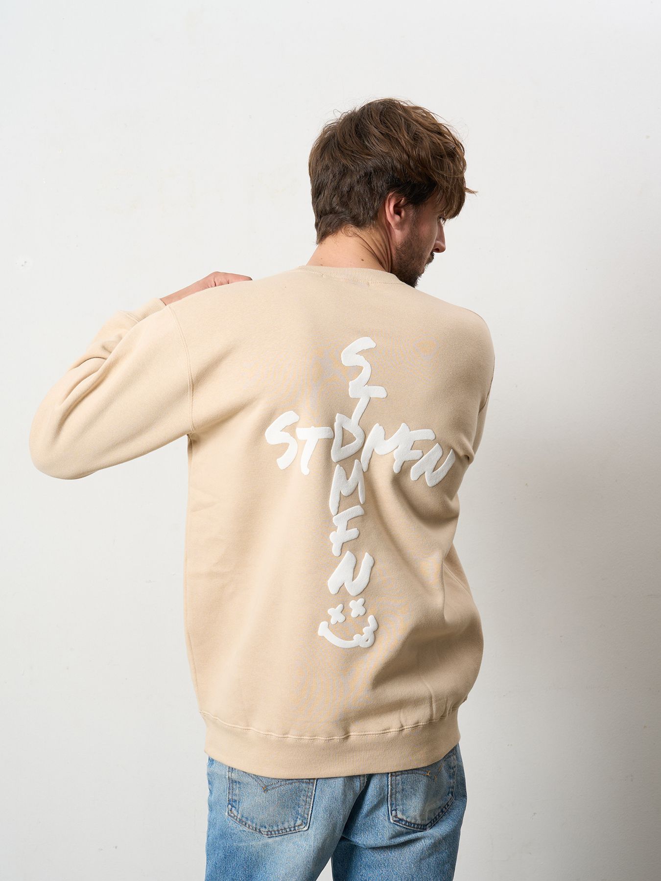 【予約品 5月8日(木) AM10時 締切】 TC裏毛起毛 ロゴクロス発泡プリント&クロスパッチワーク スウェットシャツ / ベージュ