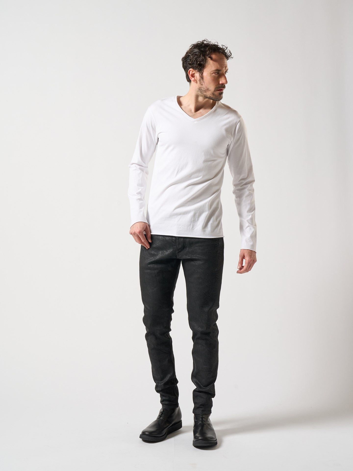 【予約品】 cut-off V-neck L/S / VネックTシャツ / ホワイト