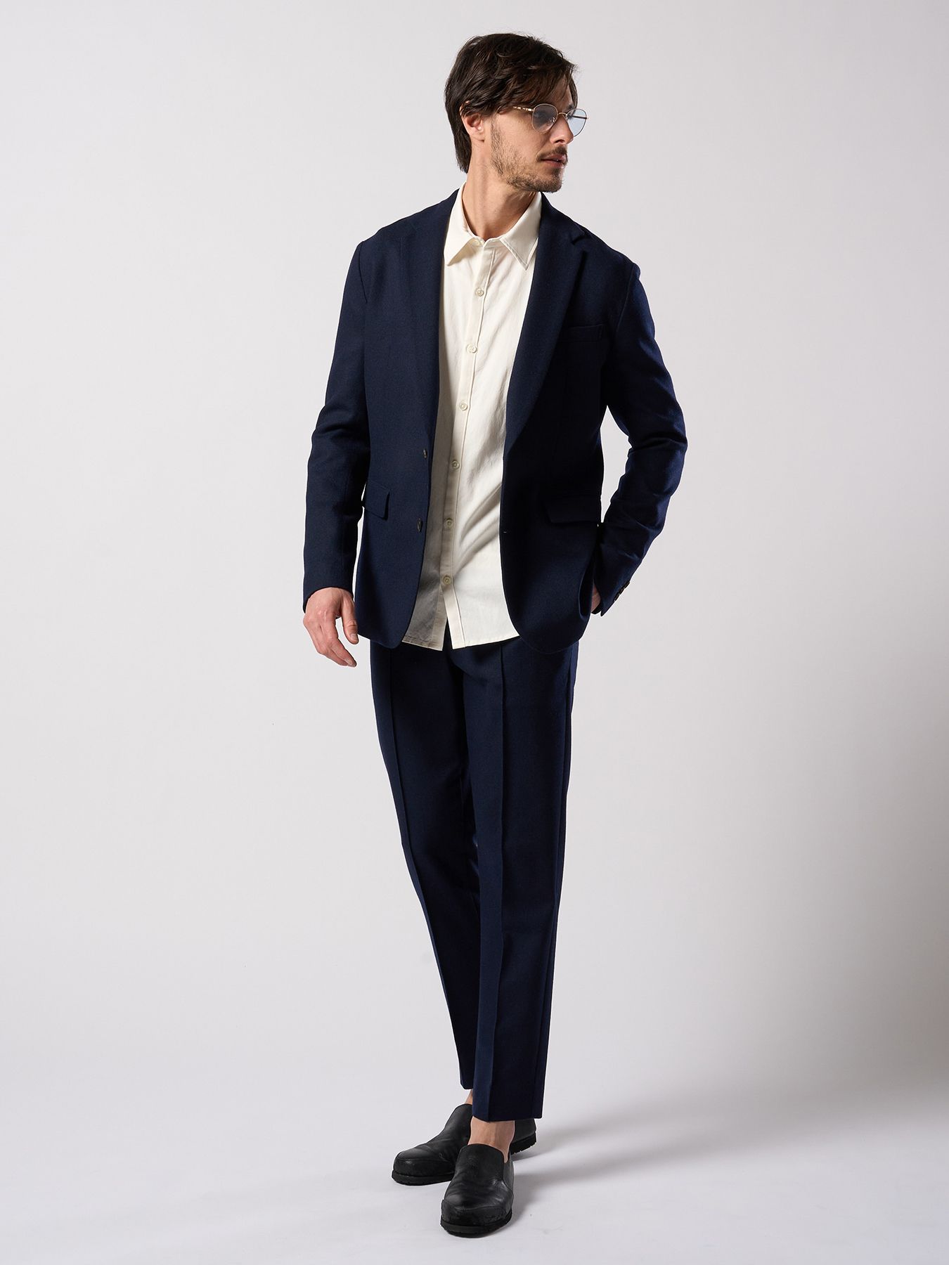 【予約品 4月19日(日) 18時締切】comfort pin-tuck slim slacks / コンフォート ピンタック スリムスラックス / ネイビー