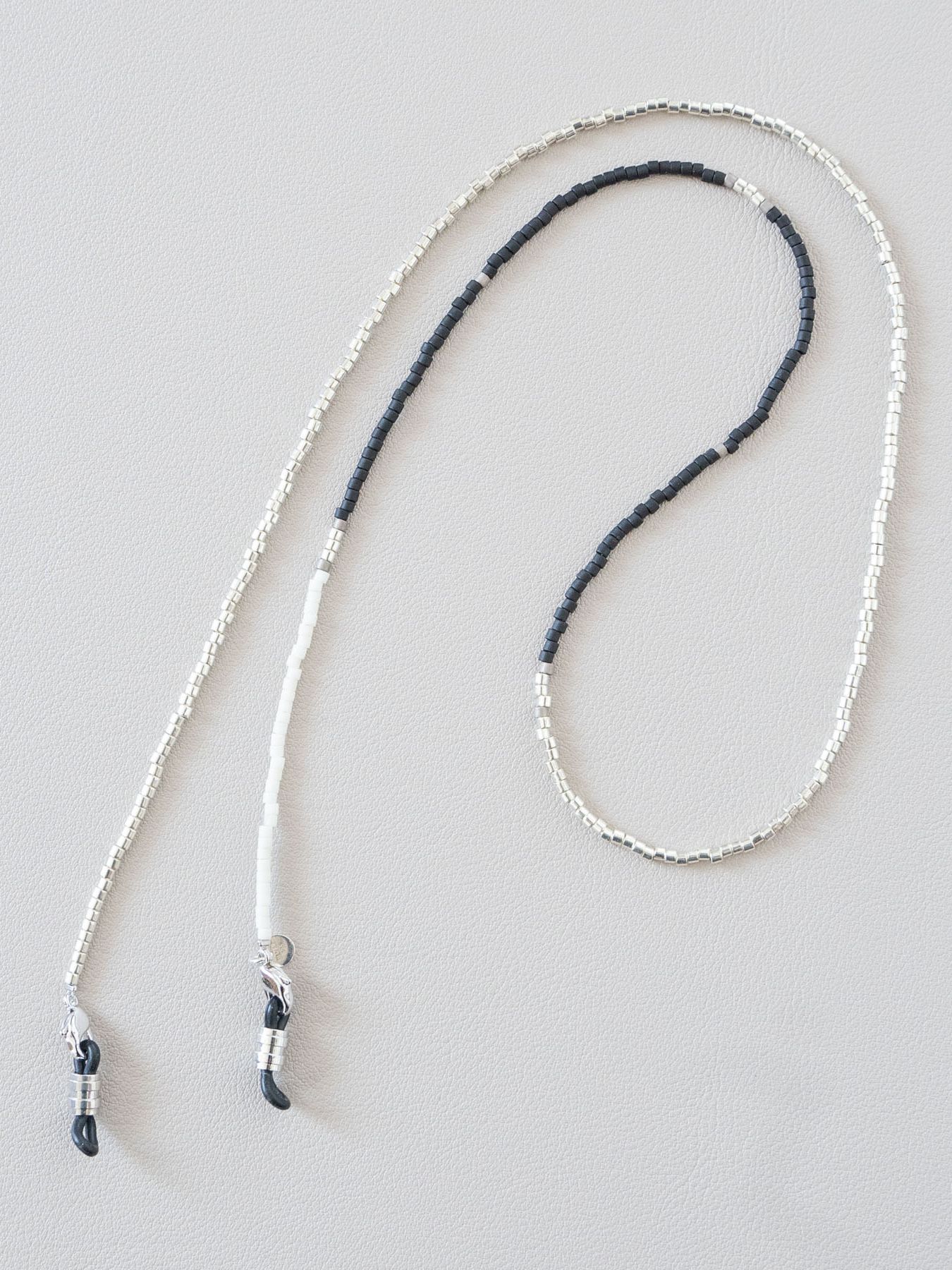 《予約品》 BEADS GLASS CORD&NECKLACE / グラスコード&ネックレス / ブラック・シルバー 【Iroquois.SENTI】