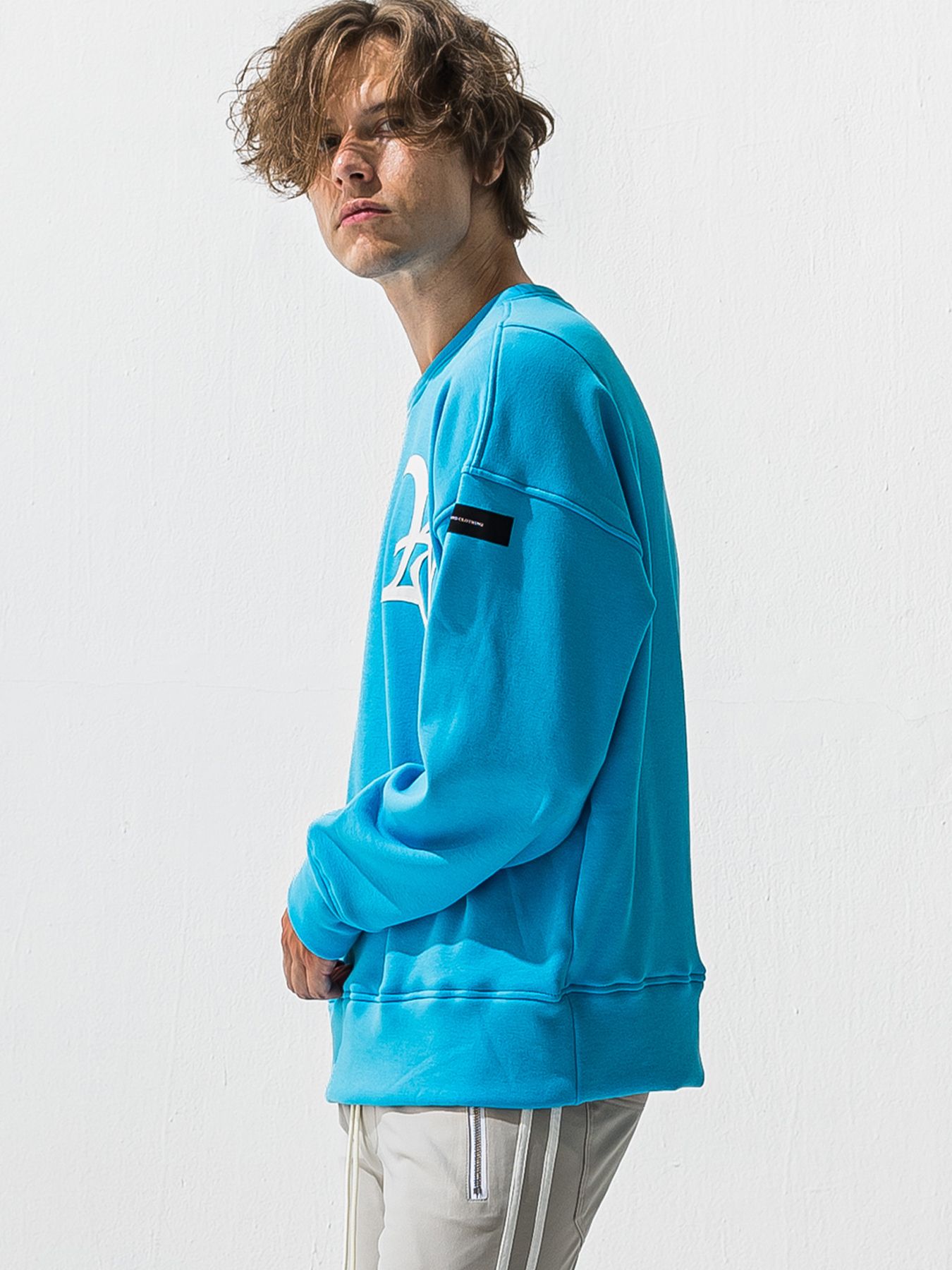 【予約品 9月6日(日) 締切】RC VELOURS FLEECE DROP TRAINER / RCレザーワッペン 裏起毛 ルーズトレーナー / ブルー