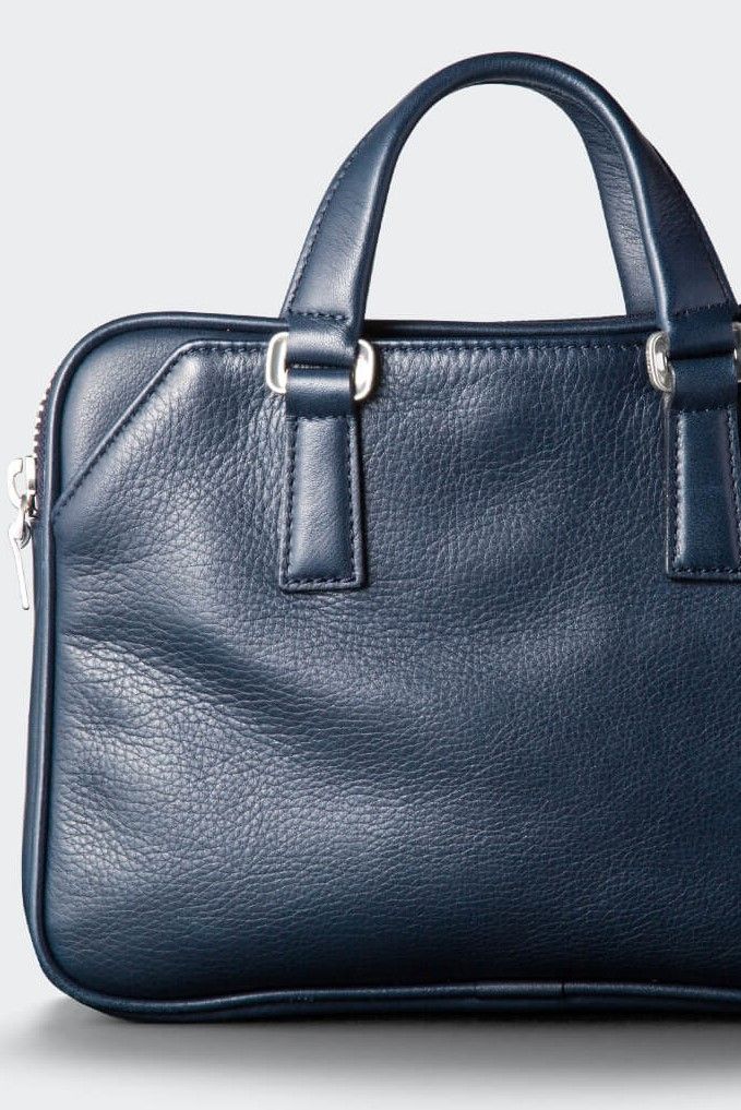 コンパクトブリーフ Shrink Leather / Navy 【aniary】