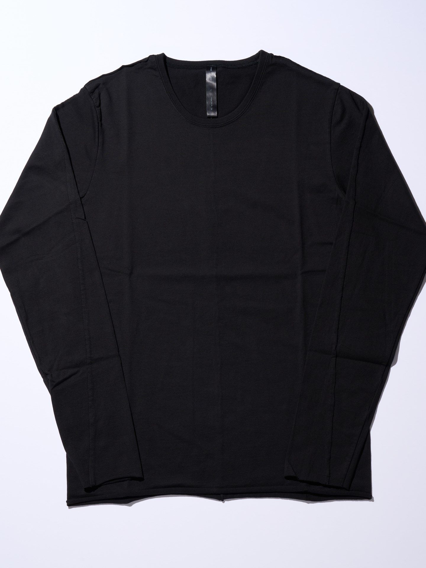 【予約品】 cut-off crew-neck L/S / クルーネックTシャツ / ブラック