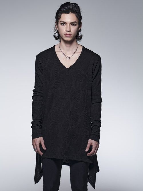 《予約品》 FlareV-NeckT-Shirt / パイソンジャガード織 Vネックフレアー長袖T/ ブラック 【kiryuyrik】 9月以降入荷予定