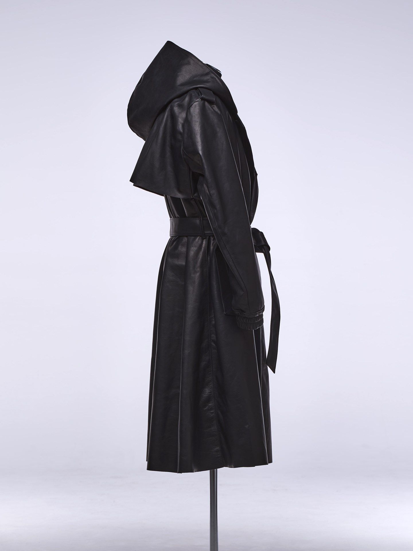 《予約品》 LeatherDrapeHoodie / レザーフードジャケット / ブラック 【THE ONENESS】