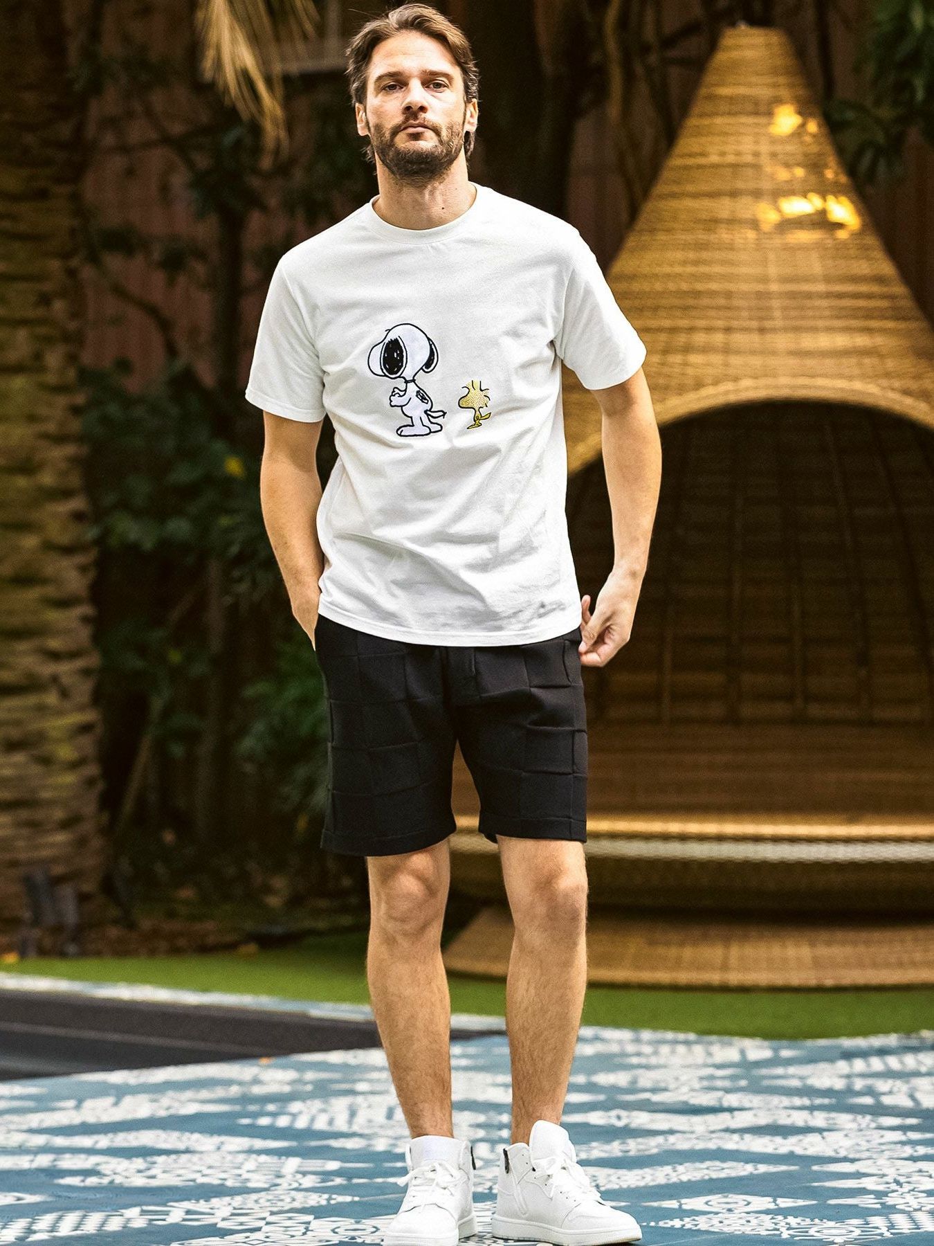 《スヌーピー コラボ》ラインストーン SNOOPY & WOODSTOCK 半袖Tシャツ / ホワイト【PEANUTS × 1PIU1UGUALE3 RELAX】
