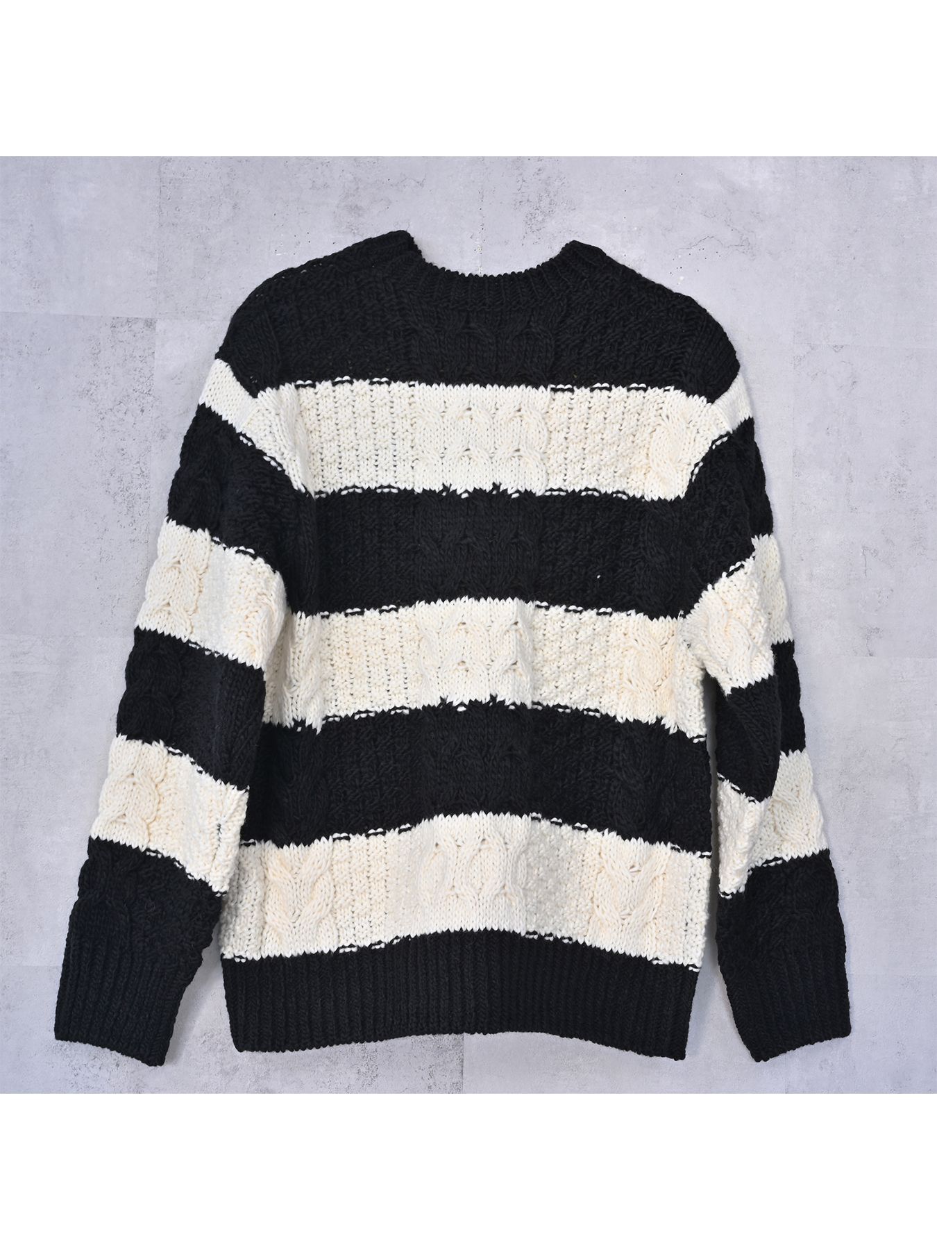 【予約品 9月6日(日) 締切】CABLE LAW SWEATER / ケーブル編みローゲージセーター / ブラック×ホワイト