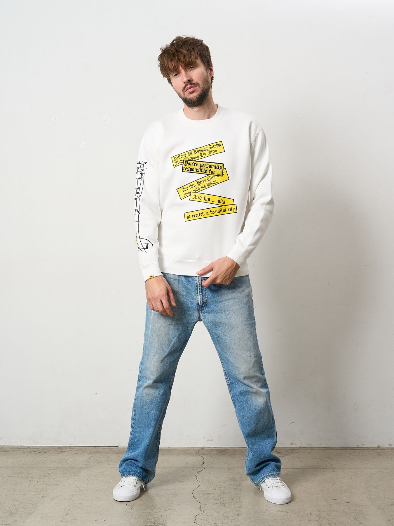 【予約品 5月8日(木) AM10時 締切】 TC裏毛起毛 リリック リボン シークインMUSICプリント スウェットシャツ / ホワイト