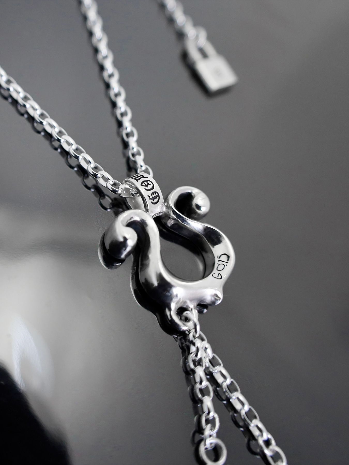 《受注生産》RHYTHMIC HORSESHOE LARGE with CROSSES NECKLACE #1 with GODSIZE® I.D. TAG / リズミックホースシュー・L ウィズ クロス #1ネックレス ゴッドサイズ® I.D.タグ / 注文から2～3週間後入荷予定