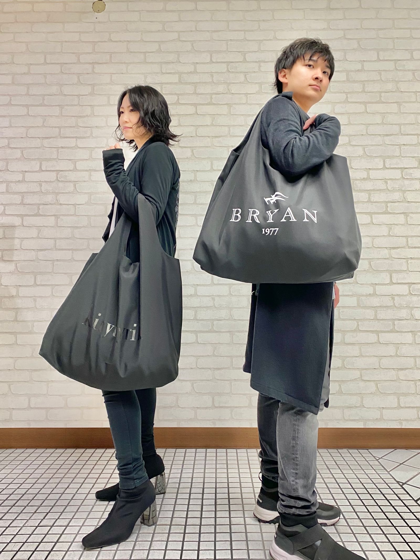 限定45周年記念コラボファスナー開きPRESS BAG/プレスバック 黒プリント［kiryuyrik×BRYAN］