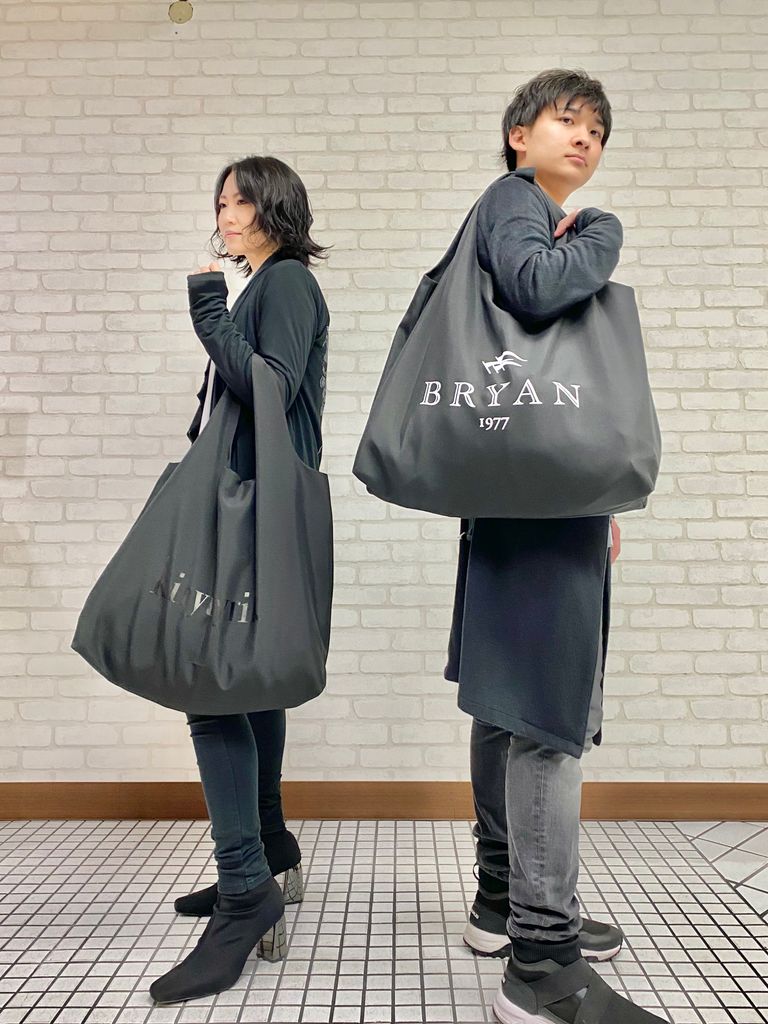 左がブラックプリント版 参考画像