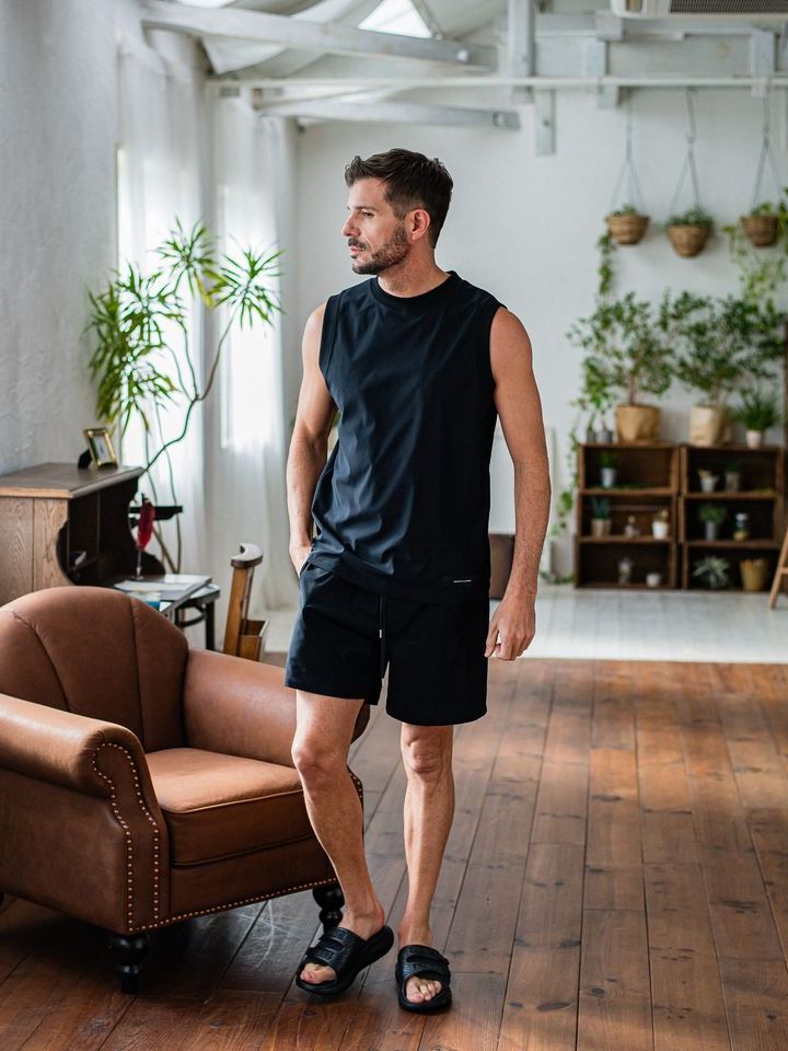 《予約品3月3日18：00締め》 HOME  NYLON NO SLEEVE / ノースリーブ / ブラック