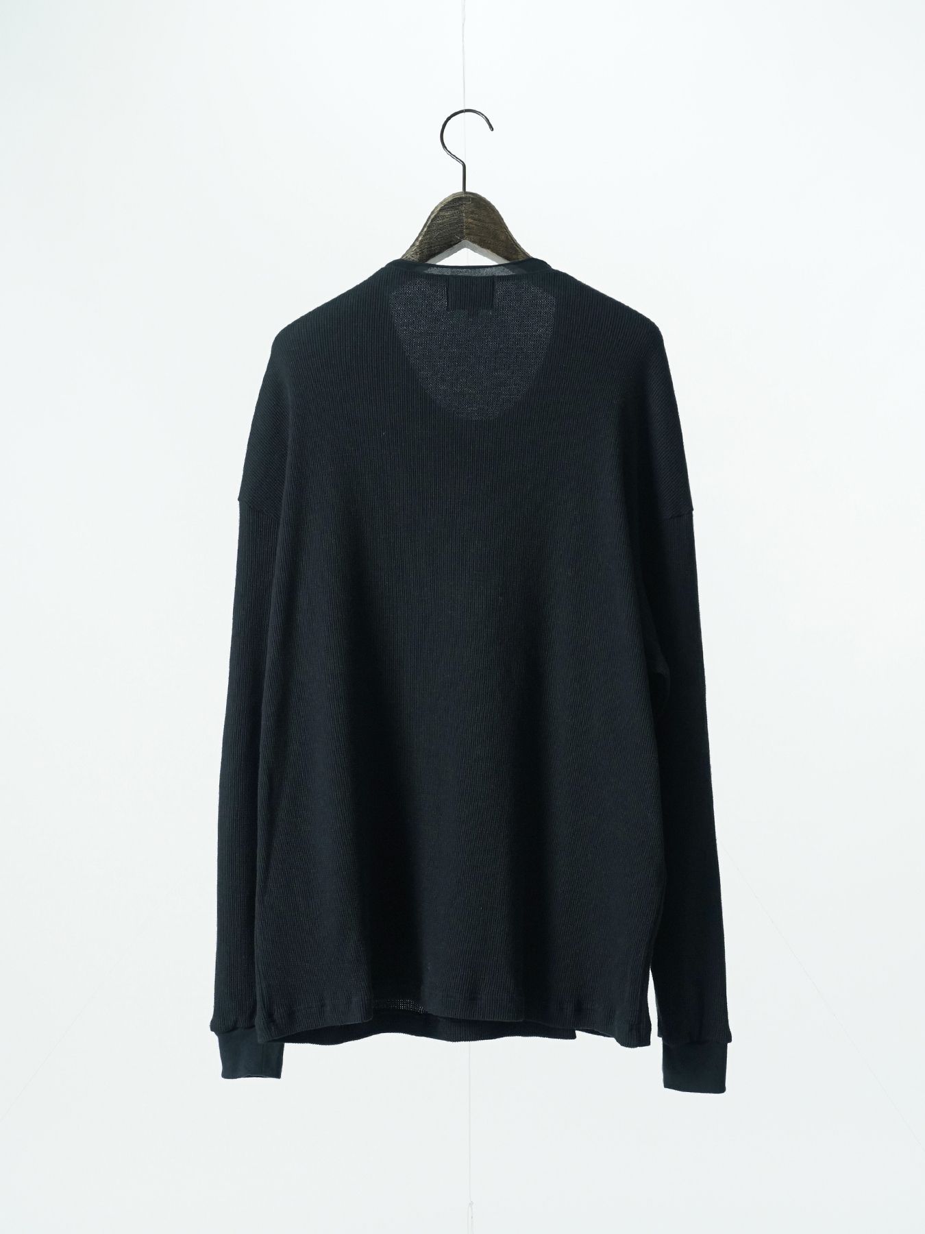 【予約品 5月27日(水) 締切】WOOLTHERMAL-TEE embroidery / アイコン刺繍 ローリングネックTシャツ / チャコール