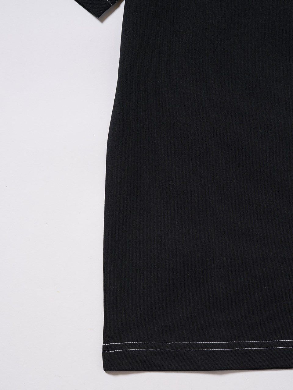 b Embroidery Photo Color Thread TEE / Tシャツ / ブラック