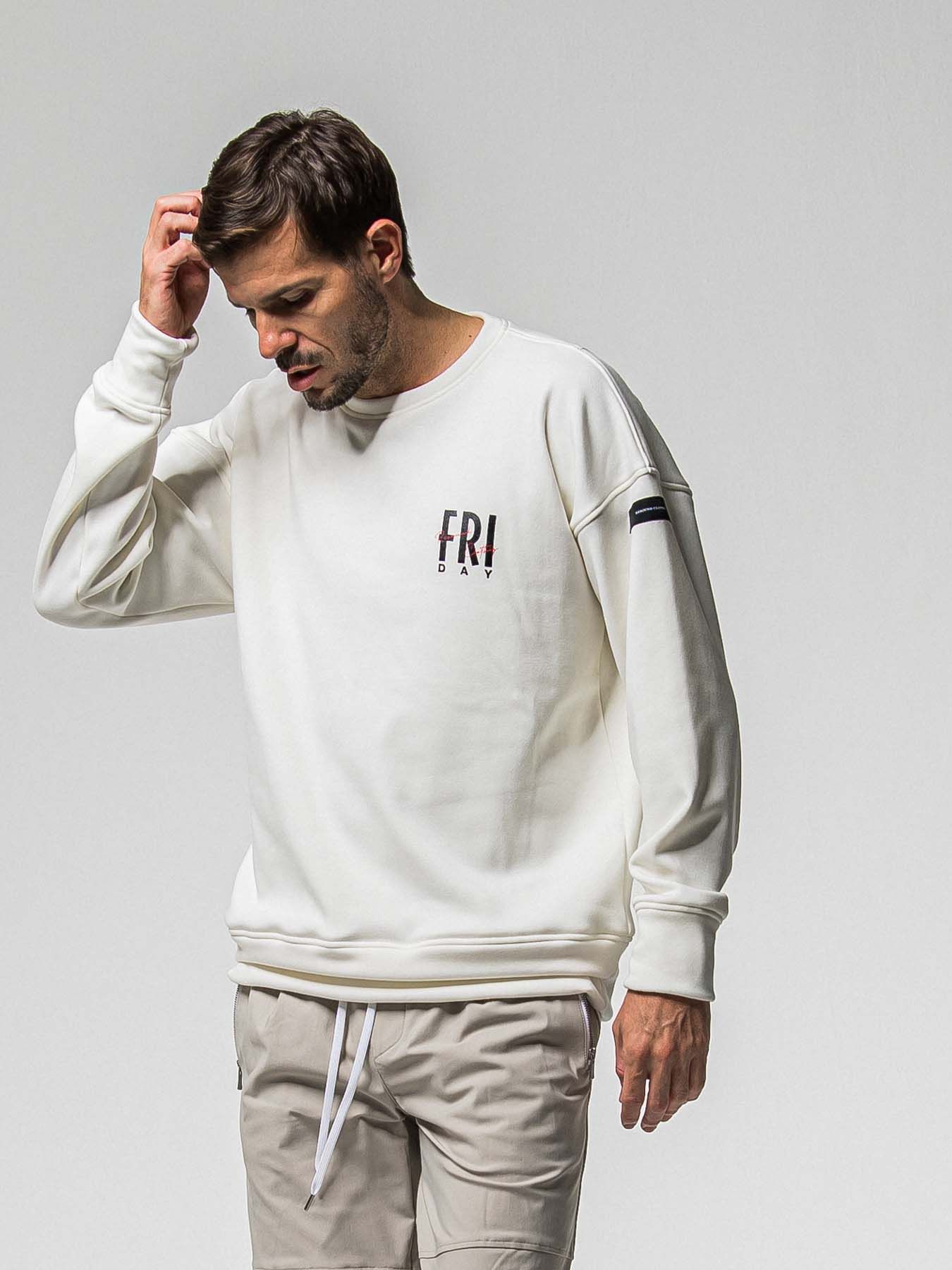 【予約品 8月31日(日) 締切】FRIDAY STANDARD LOGO VEROURS FLEECE TRAINER / FRIDAYコラボ スタンダードロゴ ベロアフリース トレーナー / ホワイト