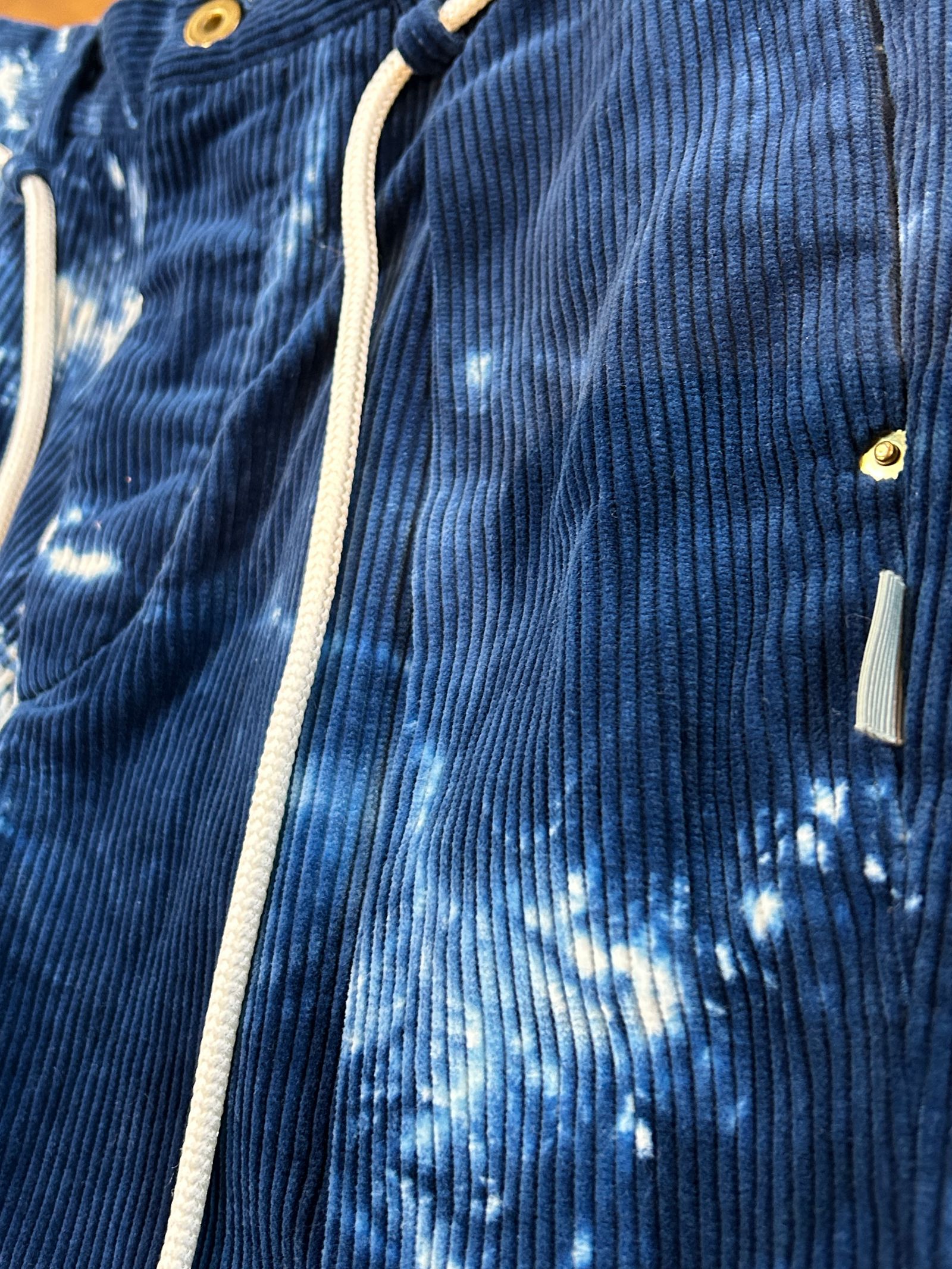 ワンタックコーディロイワイドパンツ ブルー  ブリーチ/アレフルード