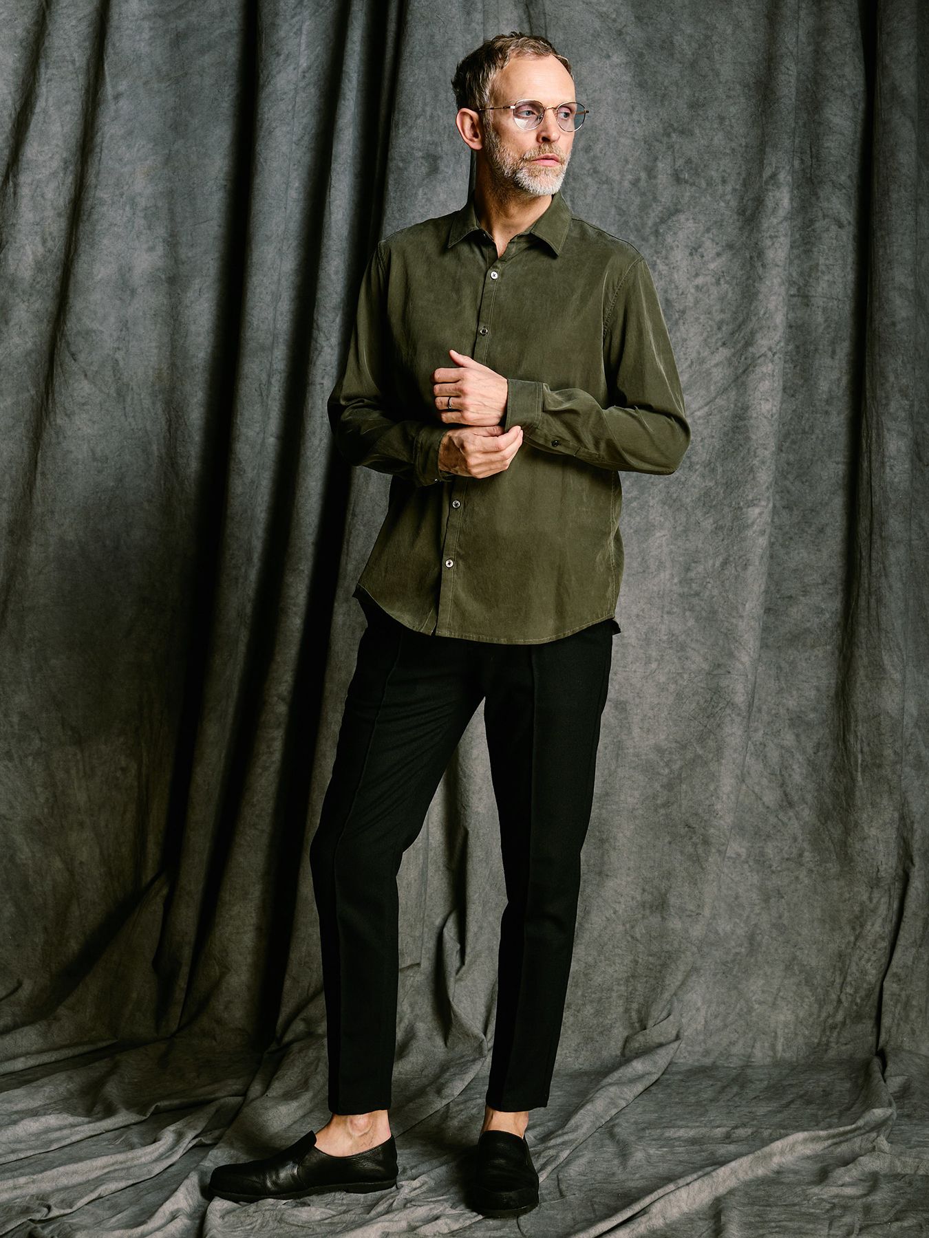 【予約品 4月19日(日) 18時締切】comfort pin-tuck slim slacks / コンフォート ピンタック スリムスラックス / ブラック