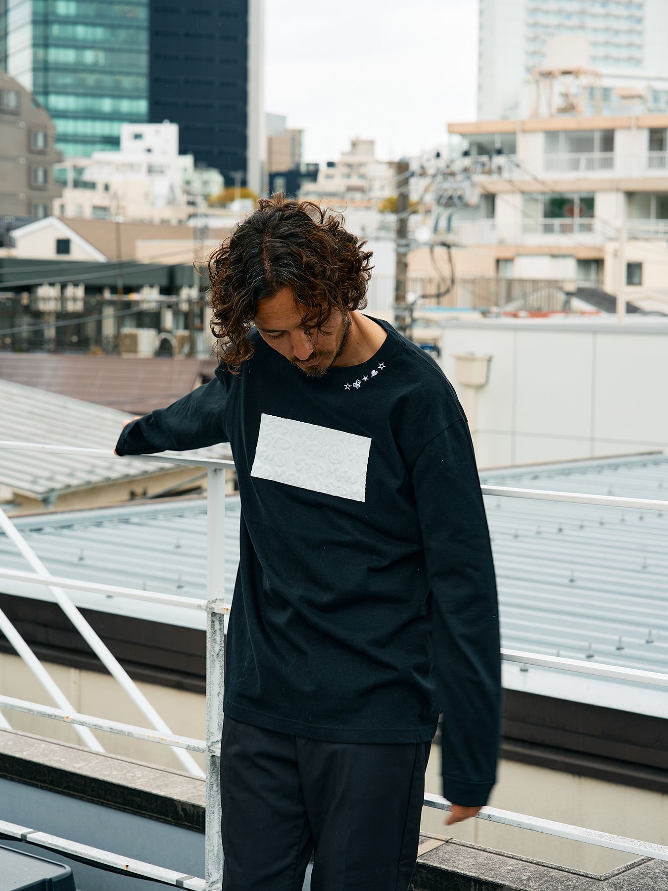 【予約品 5月8日(木) AM10時 締切】 5.6ozコットン天竺 ボックスロゴ発泡プリントLS Tシャツ / ブラック