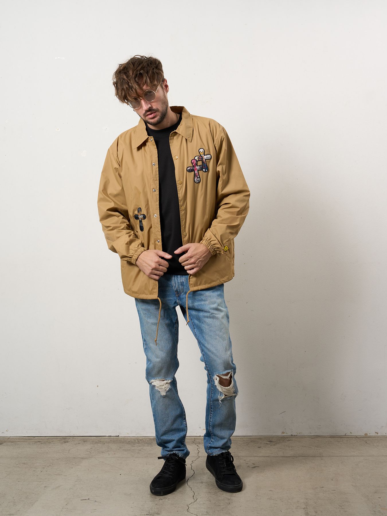 【予約品 10月16日(木) 締切】STYLE STYLE ドリップスタークロスパッチ ナイロン コーチジャ オーセンティックパイル ウェービーロゴ スマイル ケット / カーキ