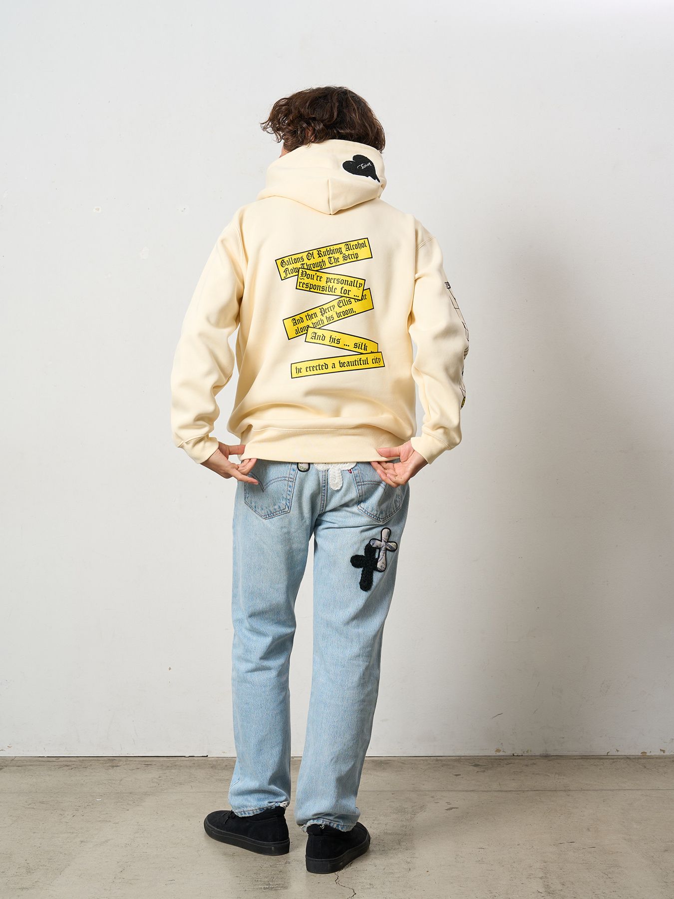【予約品 5月8日(木) AM10時 締切】 TC裏毛起毛 リリックリボン&MUSICプリントハートサガラパッチワーク プルオーバー パーカー / ナチュラルベージュ