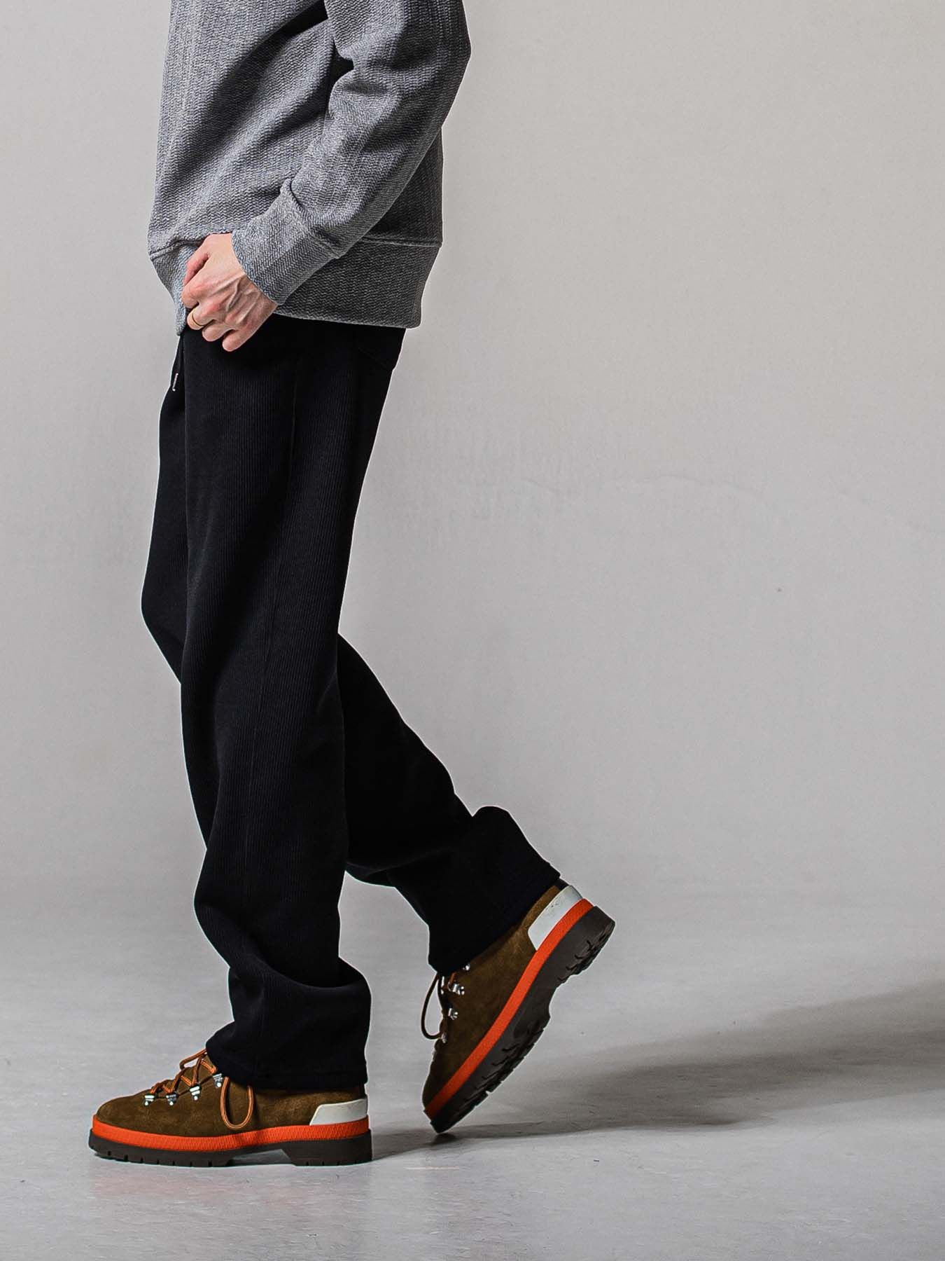 【予約品 11月16日(日) 締切】AZE  WIDE TUCK PANTS / 畔編みニット セミワイドシルエット ワンタック イージーパンツ / ブラック